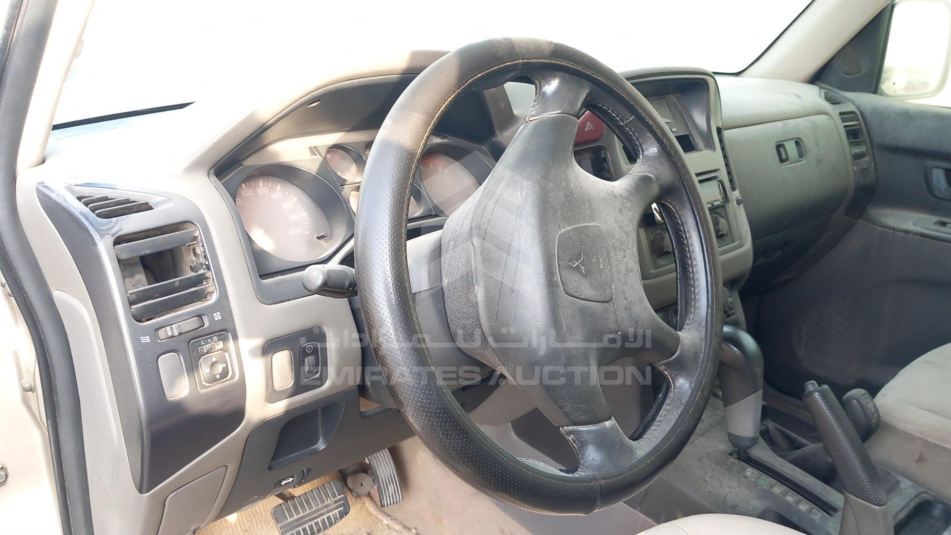 2001 MITSUBISHI PAJERO VIN: JMYLRV73W1J702736