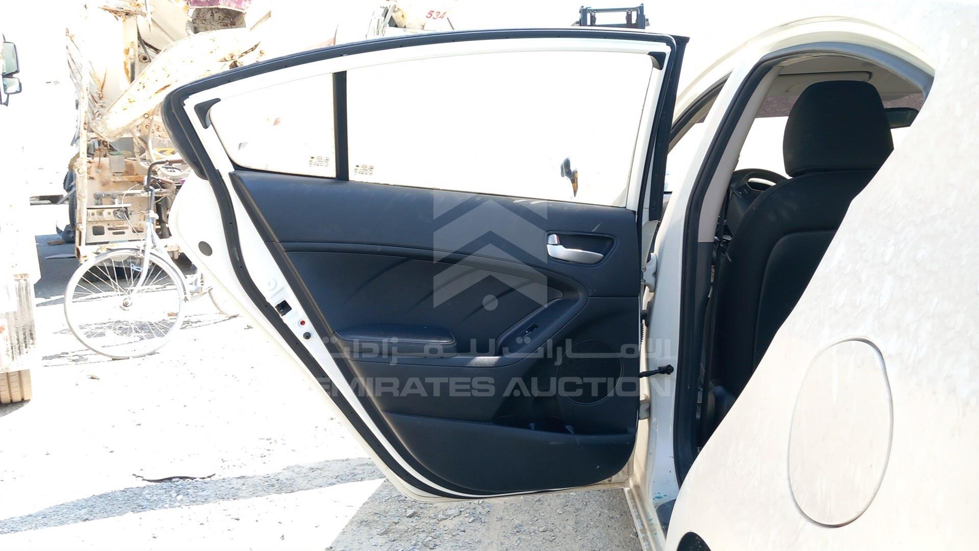 2013 KIA CERATO VIN: KNAFK4111D5806888