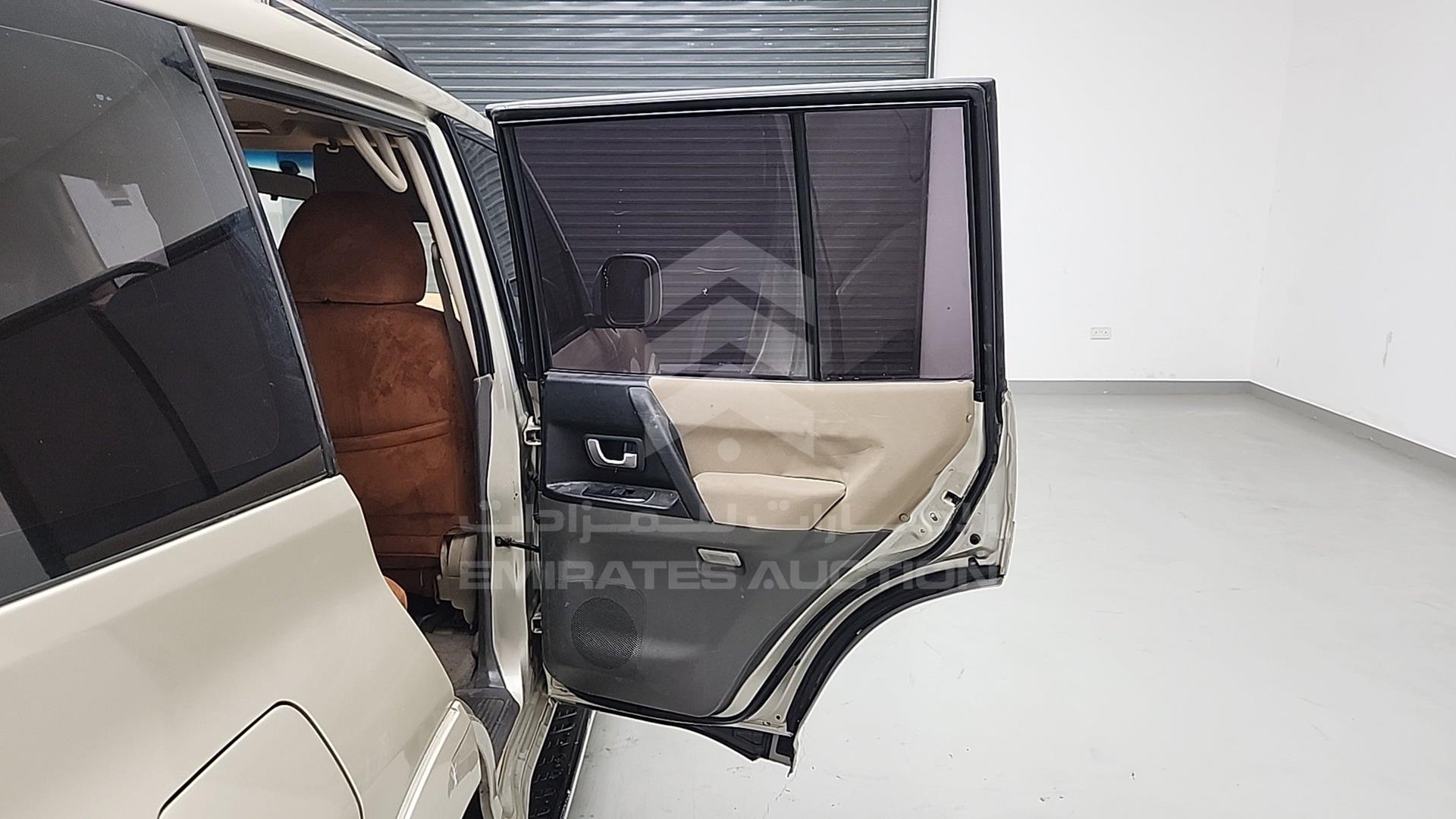 2007 MITSUBISHI PAJERO VIN: JMYLRV73W7J700766