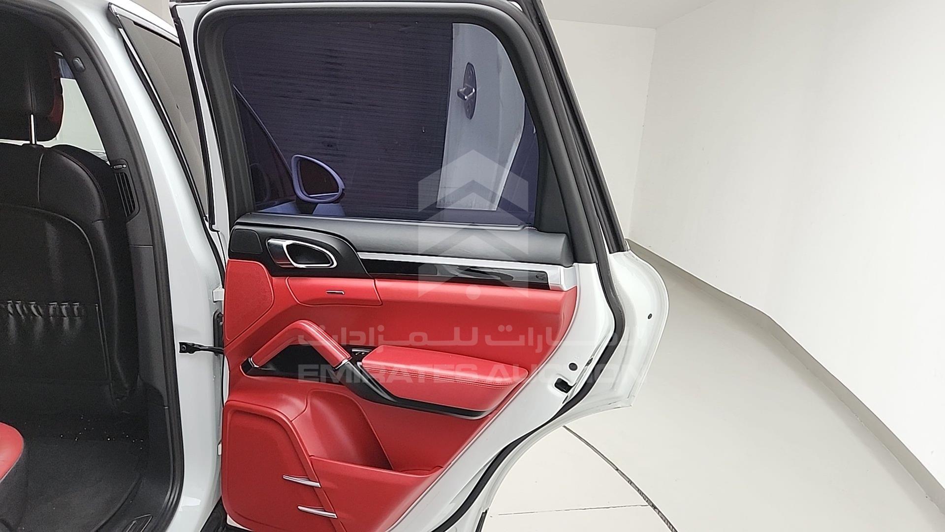 2016 PORSCHE CAYENNE VIN: WP1ZZZ92ZGLA03325