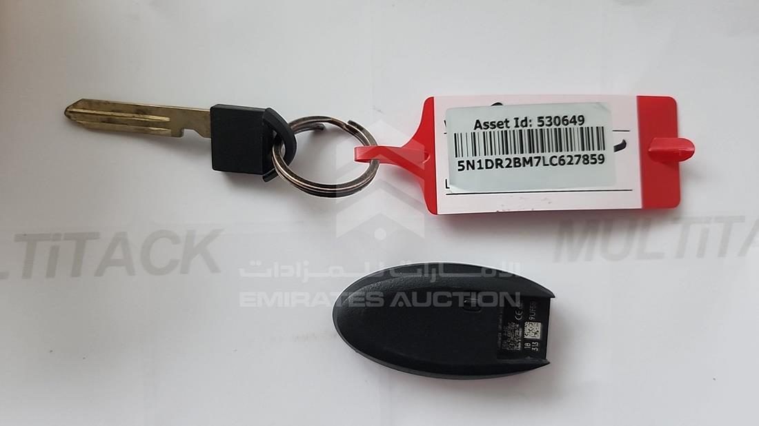 2020 Nissan Pathfinder — Keys — Photo 7