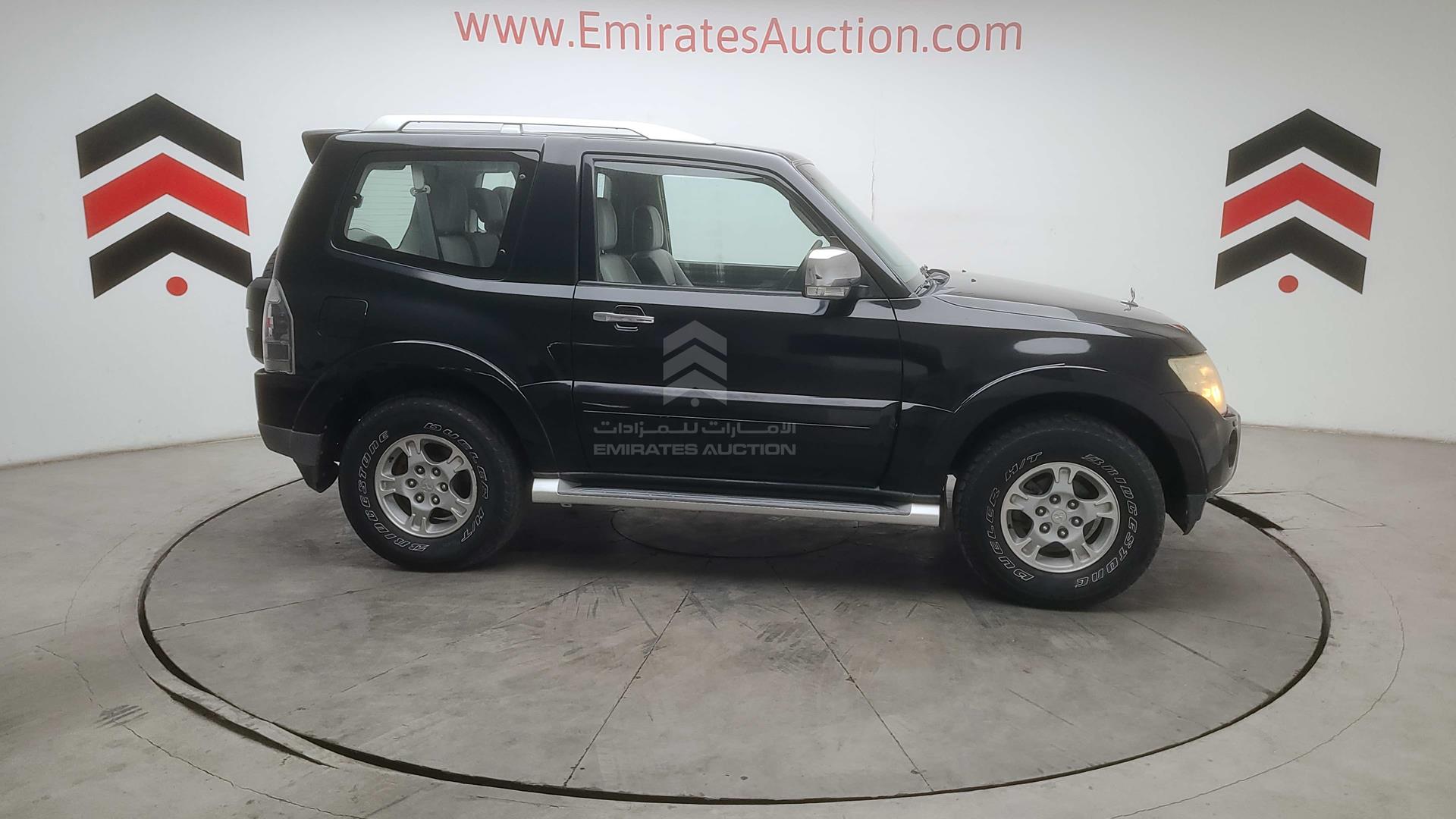 2009 MITSUBISHI PAJERO VIN: JMYMRV83W9J707496