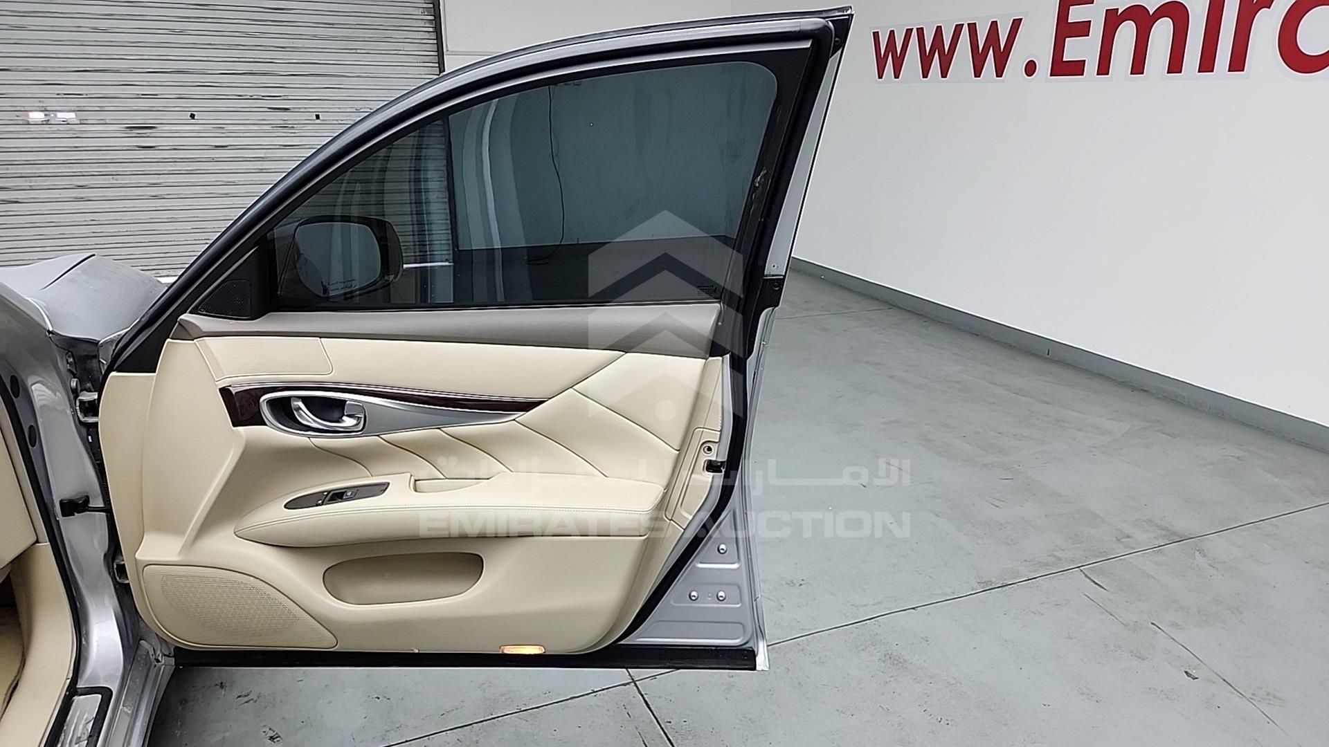 2018 INFINITI Q70 VIN: JNKBY1AP9JM370178