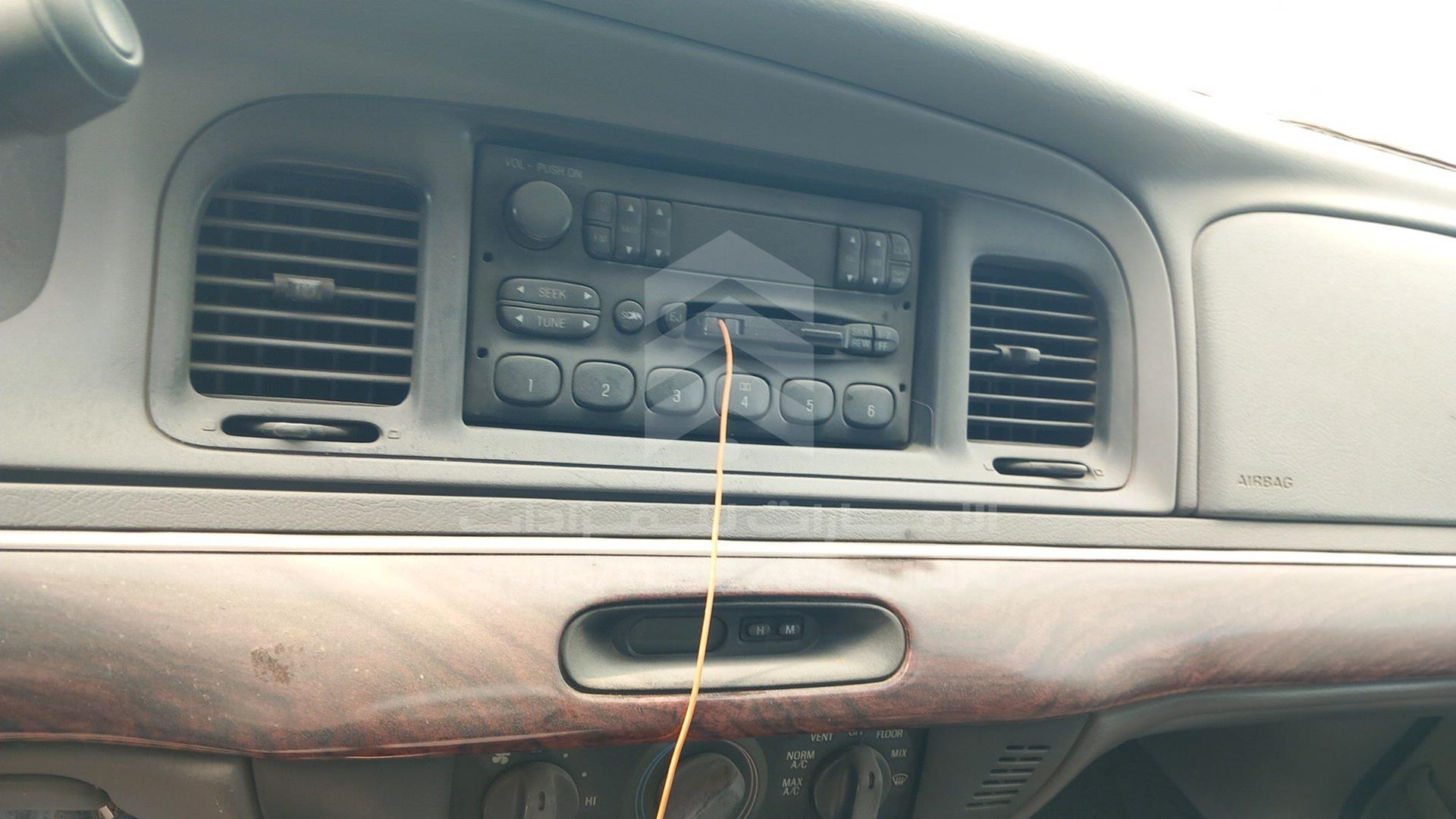 2000 FORD MERCURY VIN: 2MEFM74W7YX617963