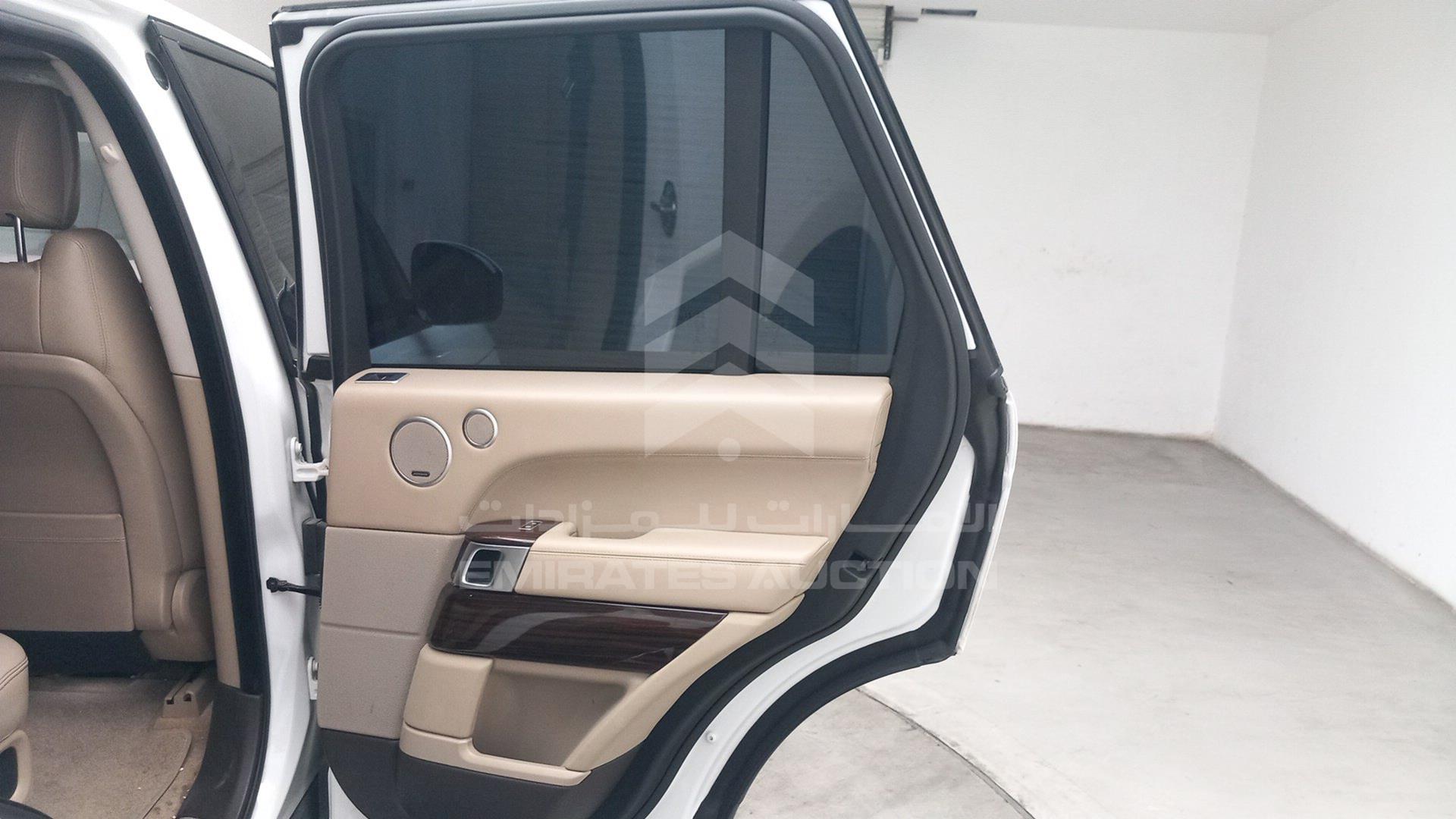 2014 RANGE ROVER VOGUE VIN: SALGA2EF0EA174181
