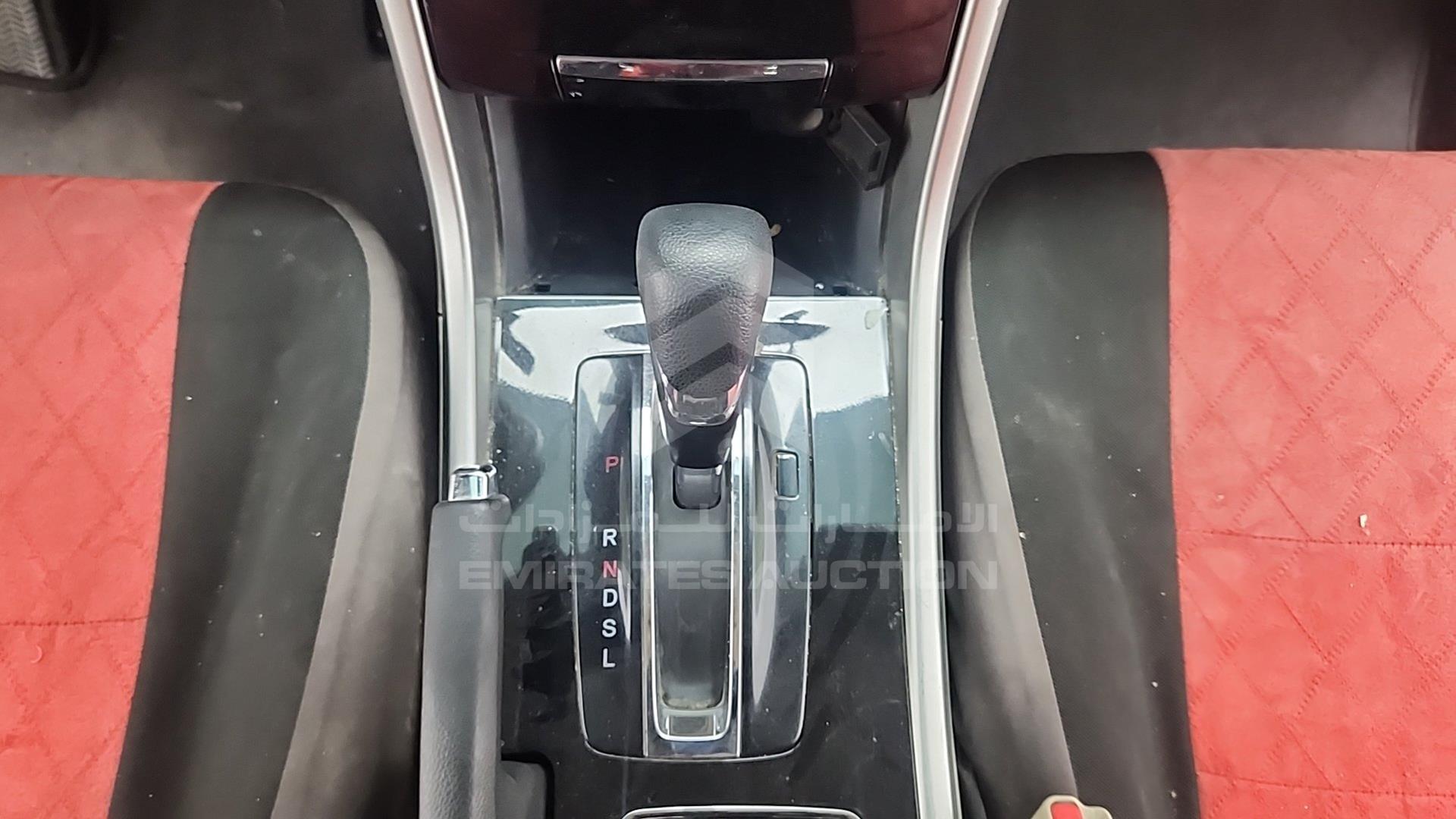 2017 HONDA ACCORD VIN: 1HGCR2F39HA102131