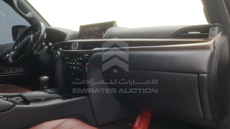 JTJHY00W1L4326058 Auction: EmiratesAuction Lot: 409451 JTJHY00W1L4326058 Lexus LX 570 2020 WHITE Photo 47