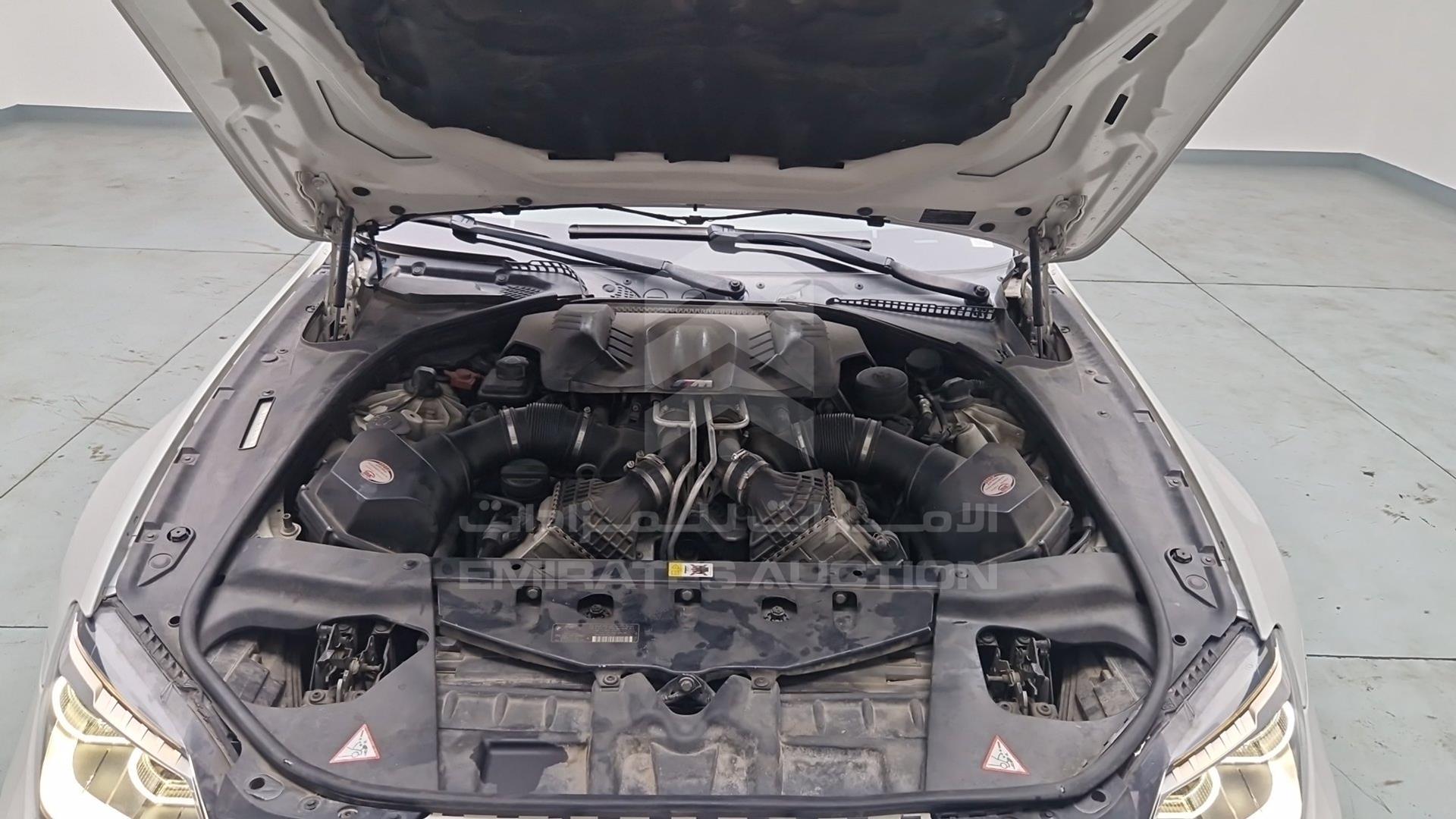 2013 BMW M6 VIN: WBSLX9C5XDC968527
