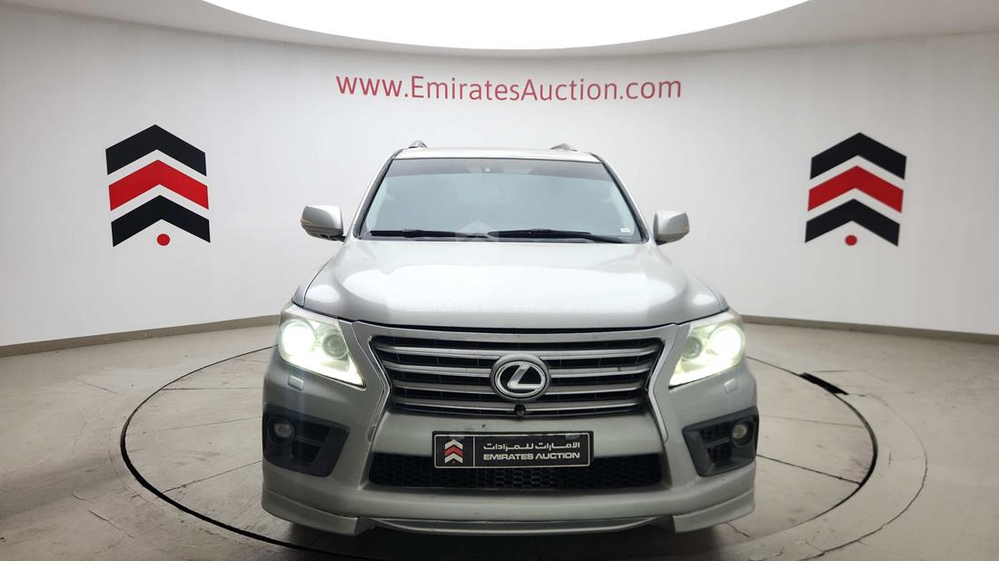 2008 Lexus LX 570 — 360-degree view