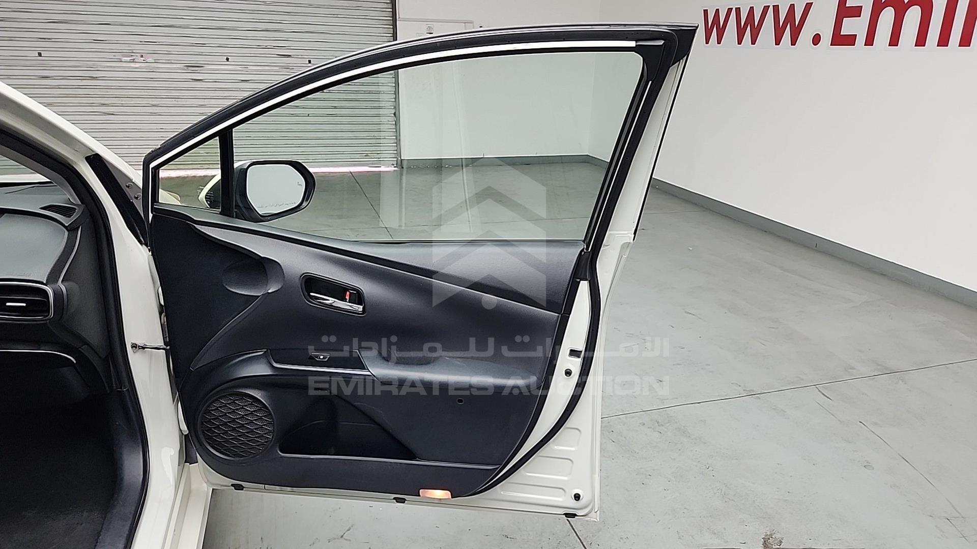 2017 TOYOTA PRIUS VIN: JTDKB3FU3H3577257