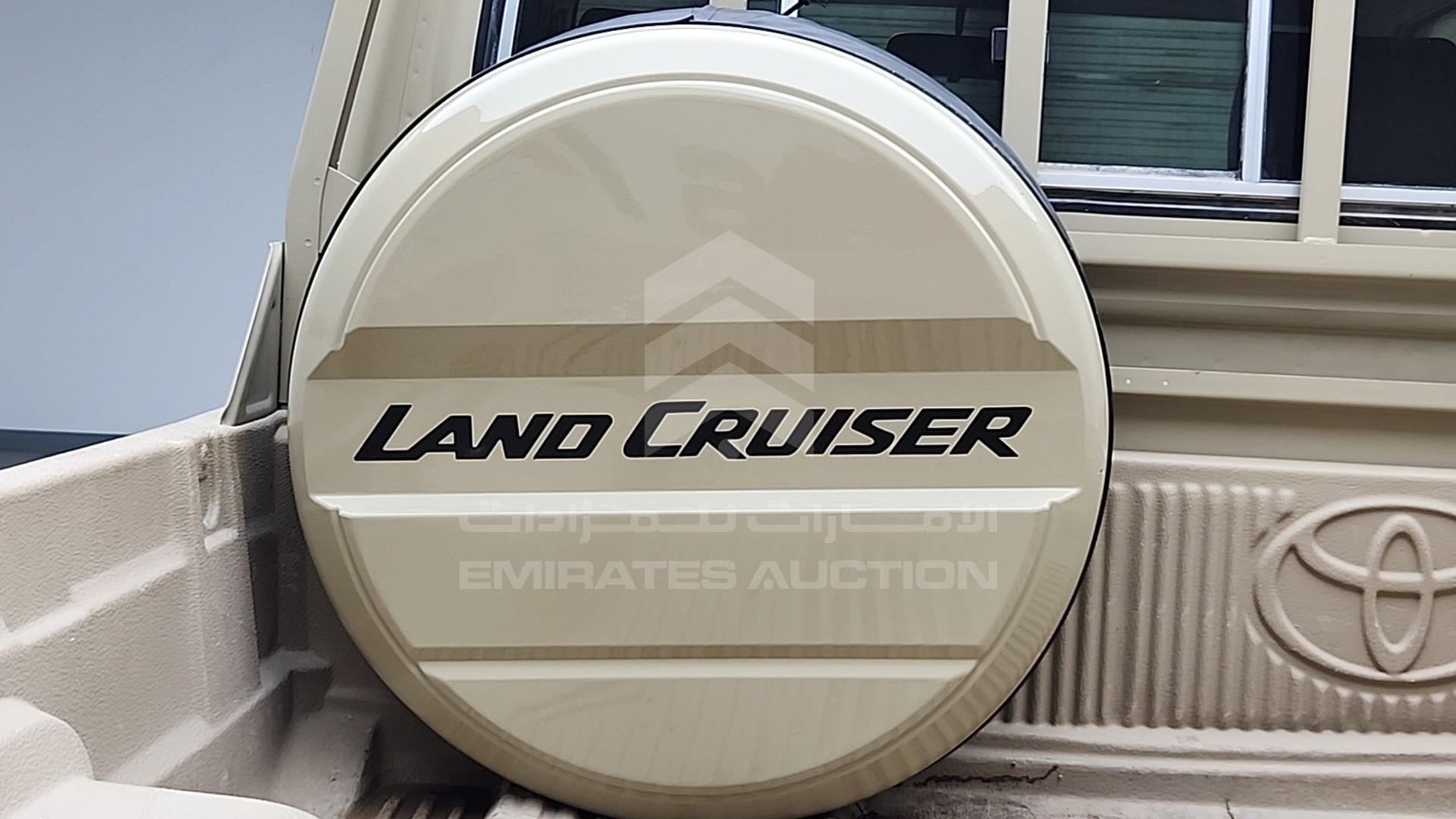 2020 TOYOTA LAND CRUISER VIN: JTFLU73J7LB026139