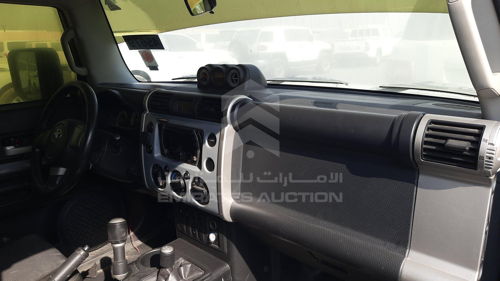 2014 TOYOTA FJ CRUISER VIN: JTEBU11FXEK198065