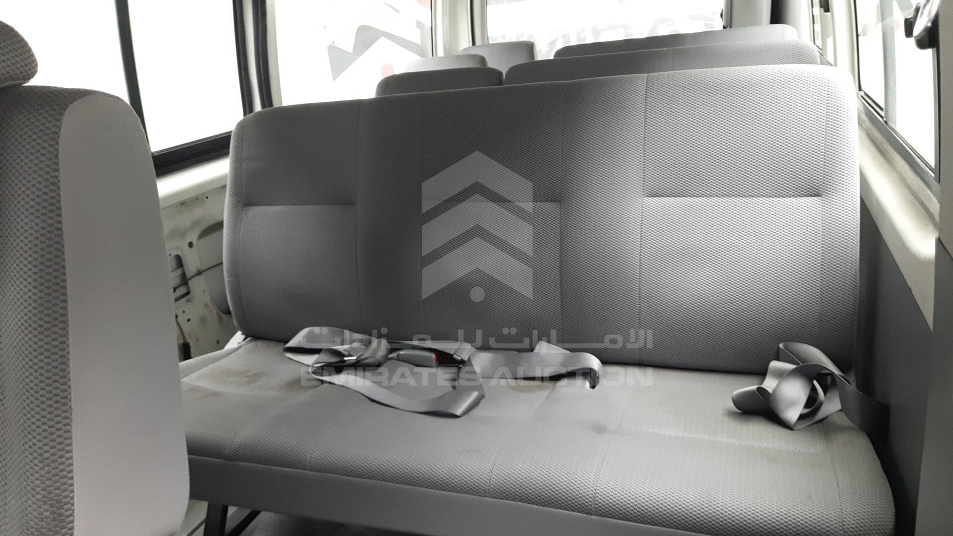 2007 TOYOTA HIACE VIN: JTGJX02P575007598