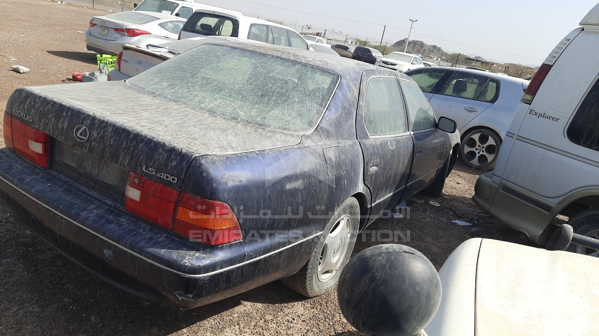 2000 LEXUS LS400 VIN: JT153UF2000128564