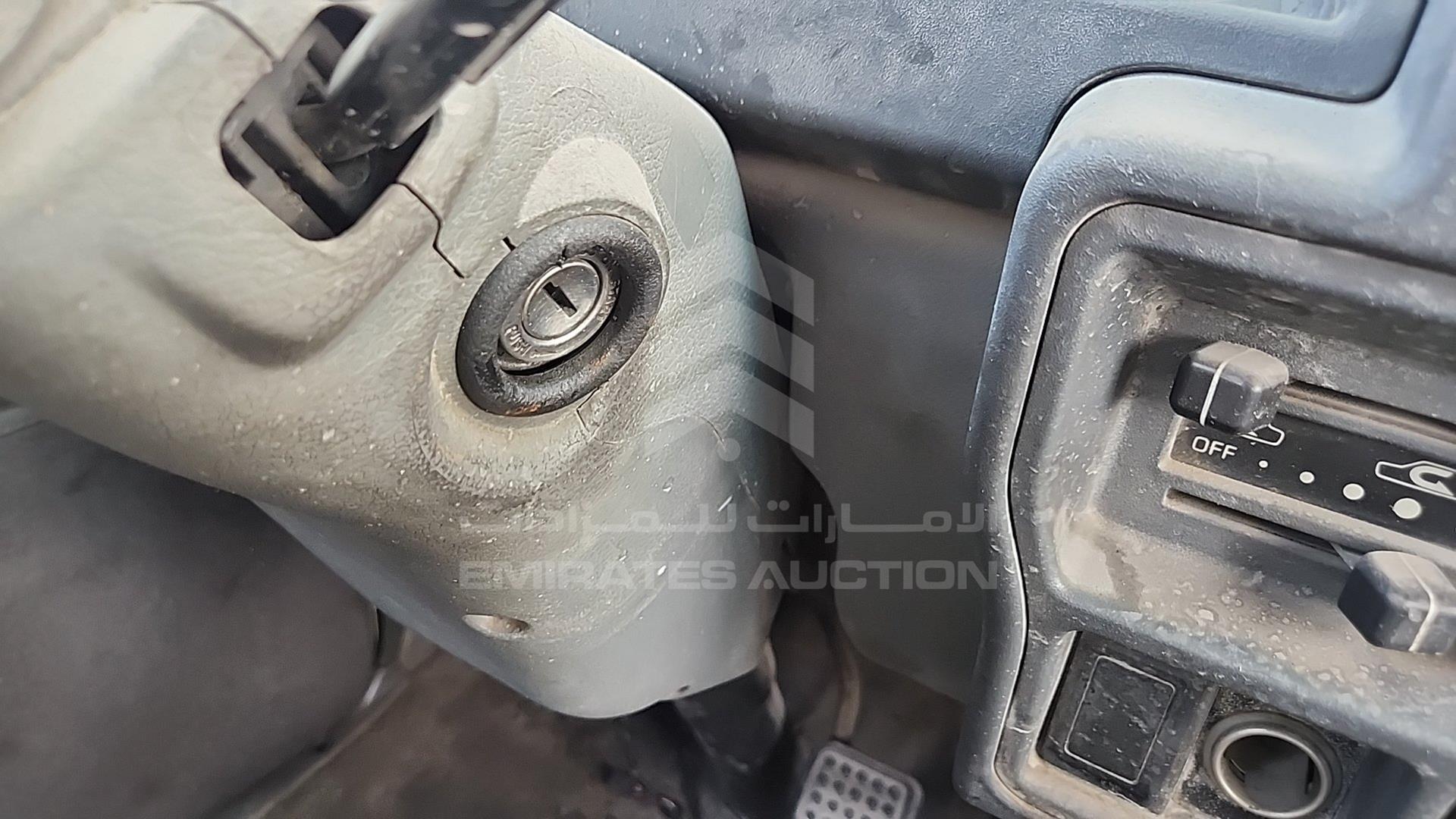 2011 MITSUBISHI L 300 VIN: JMYHNP13WBA700990