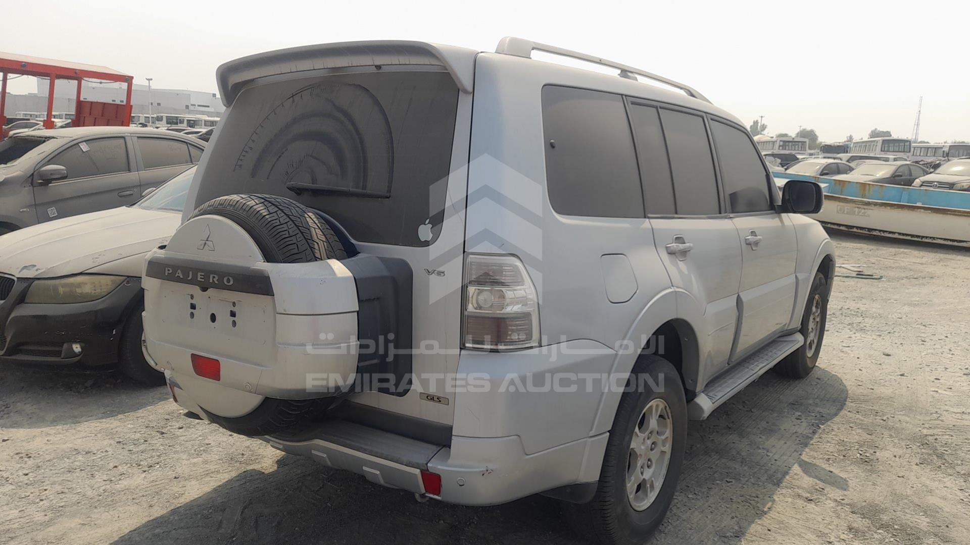2008 MITSUBISHI PAJERO VIN: JMYLRV93W8J723952