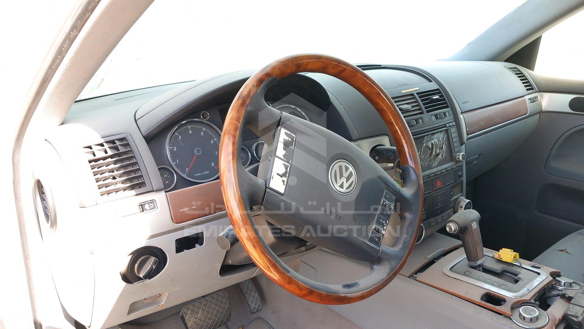 2005 VOLKSWAGEN TOUAREG VIN: WVGAE57L85D054872