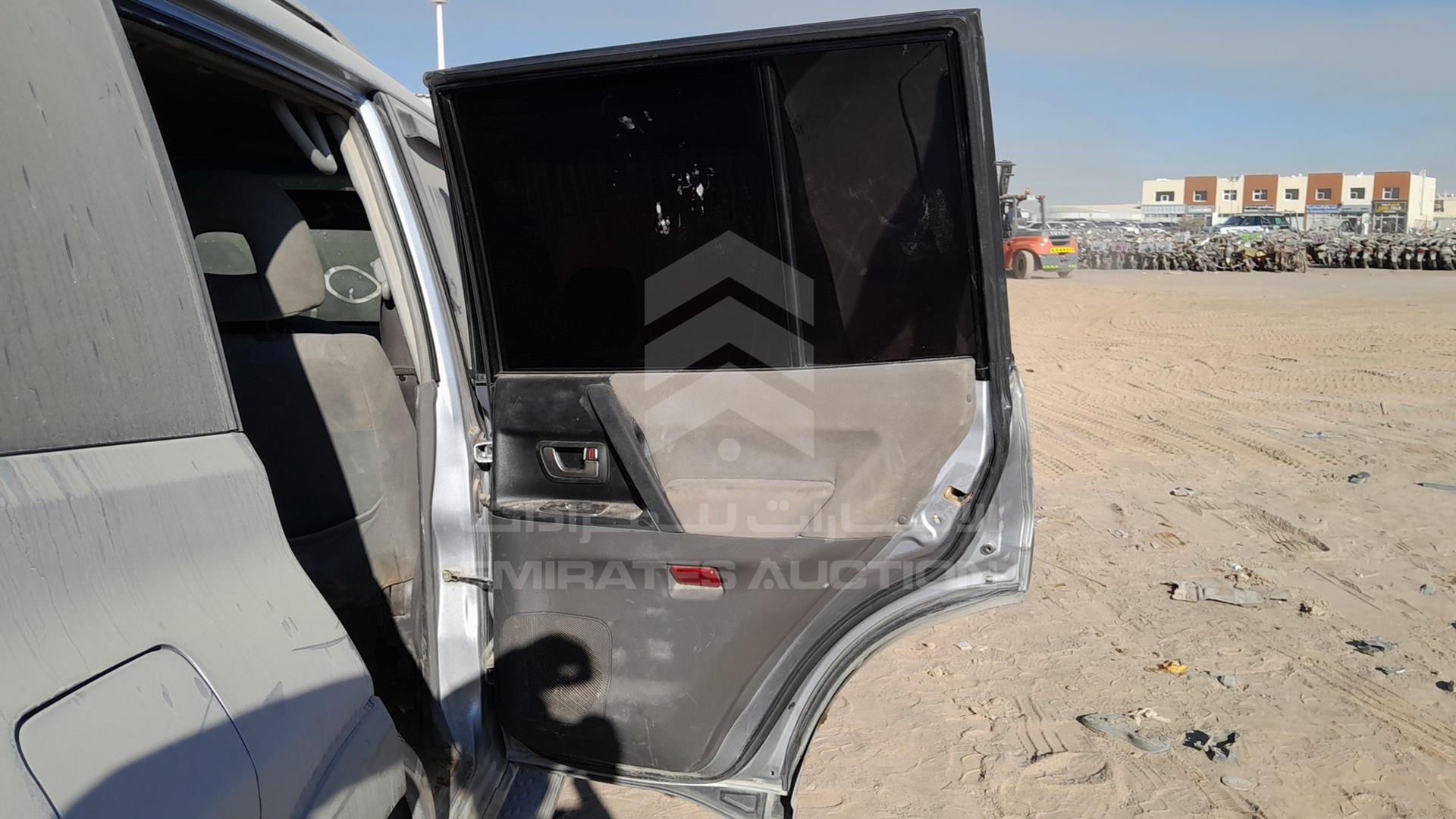 2004 MITSUBISHI PAJERO VIN: JE4MR62R04J702153