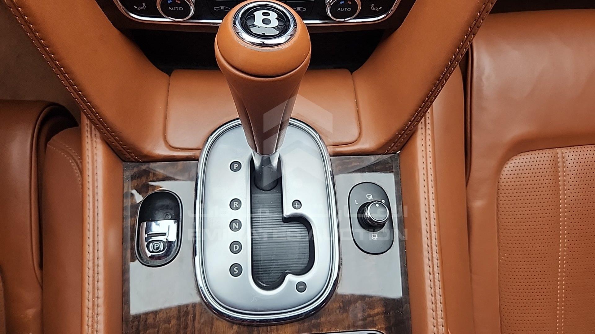 2013 BENTLEY CONTINENTAL VIN: SCBFN63W8DC086650
