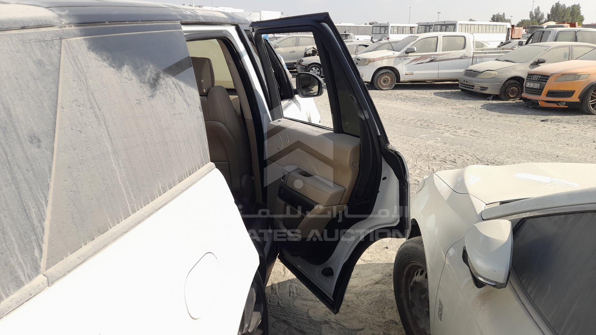 2015 RANGE ROVER VOGUE VIN: SALGA2EF4FA221276