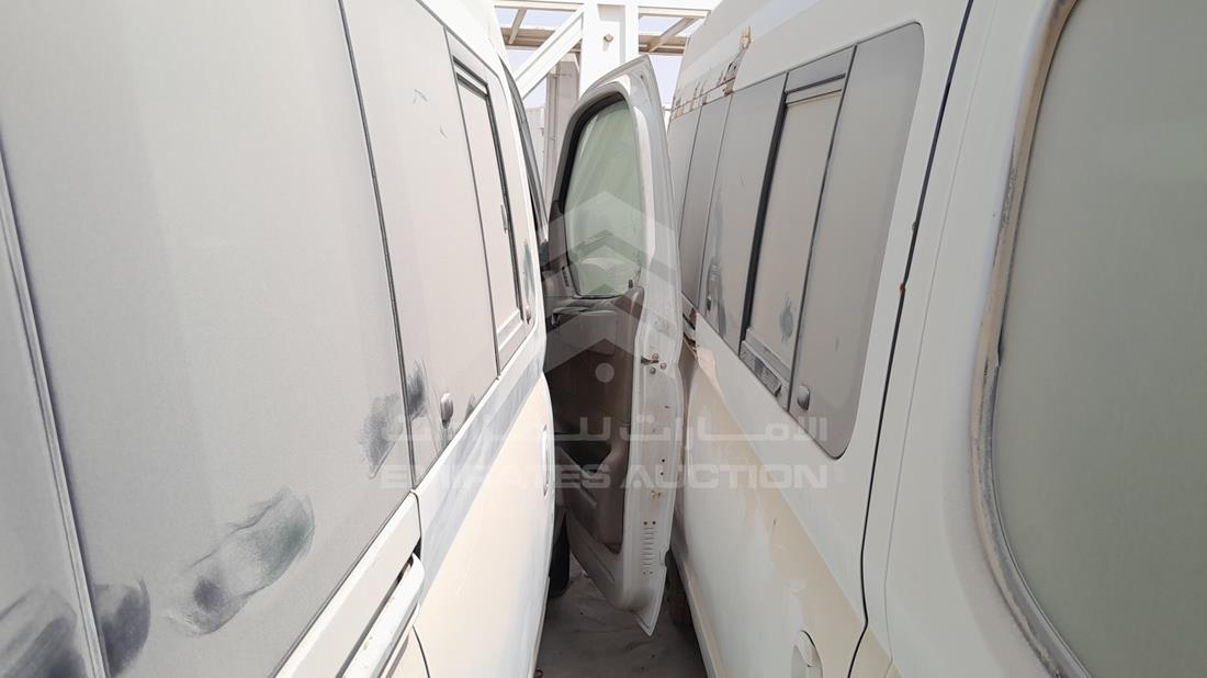2014 Maxus V80 — Front Right Door — Photo 23