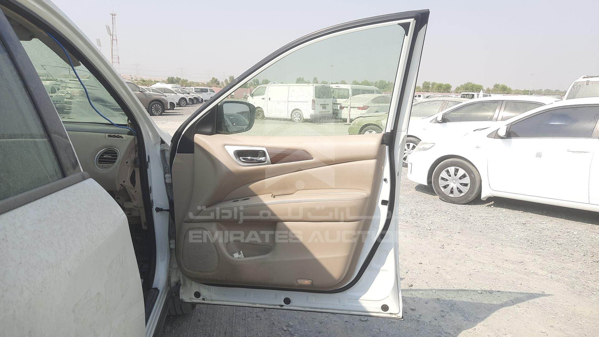 2019 NISSAN PATHFINDER VIN: 5N1CR2M84KC579747