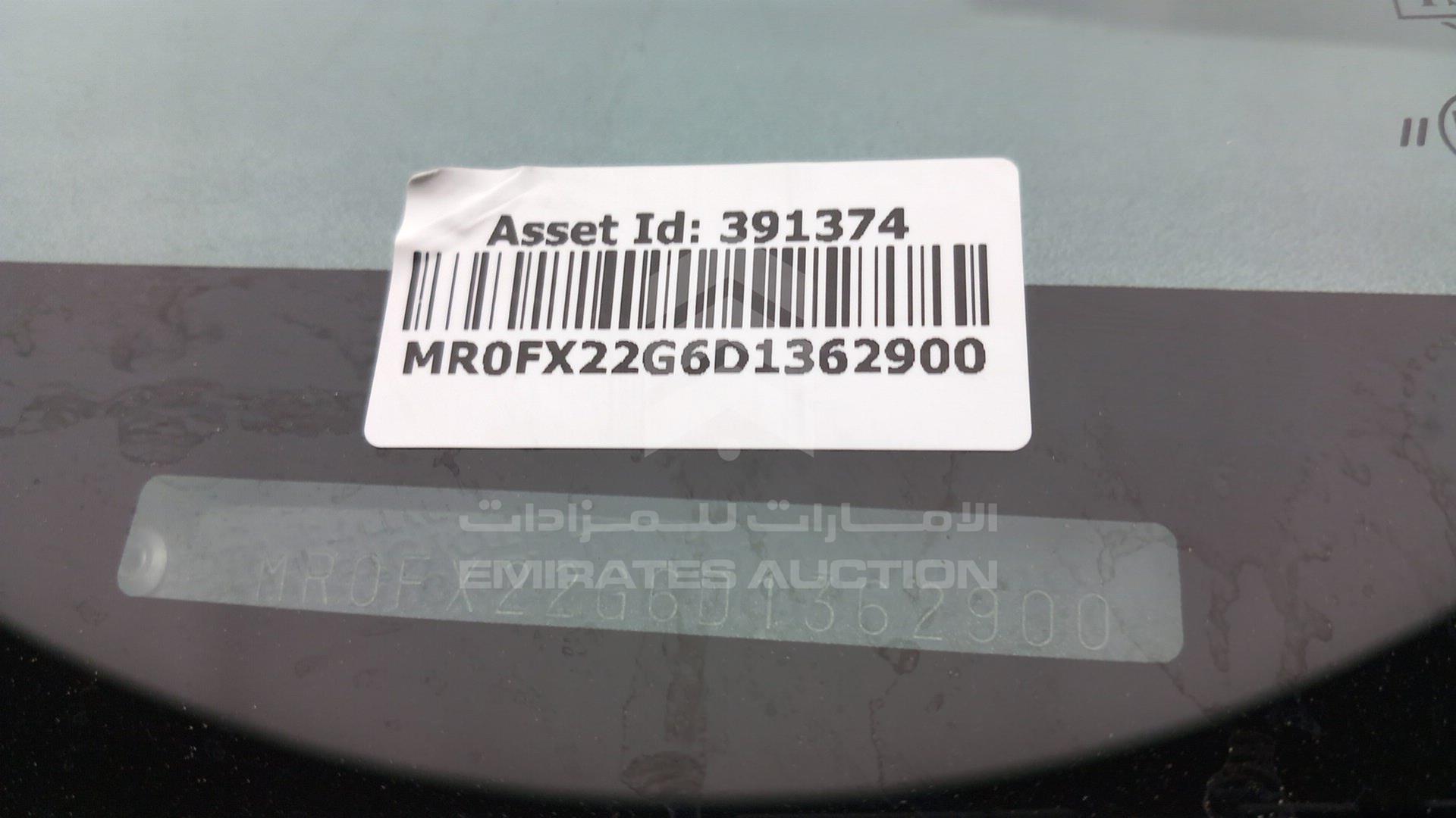 2013 TOYOTA HILUX VIN: MR0FX22G6D1362900