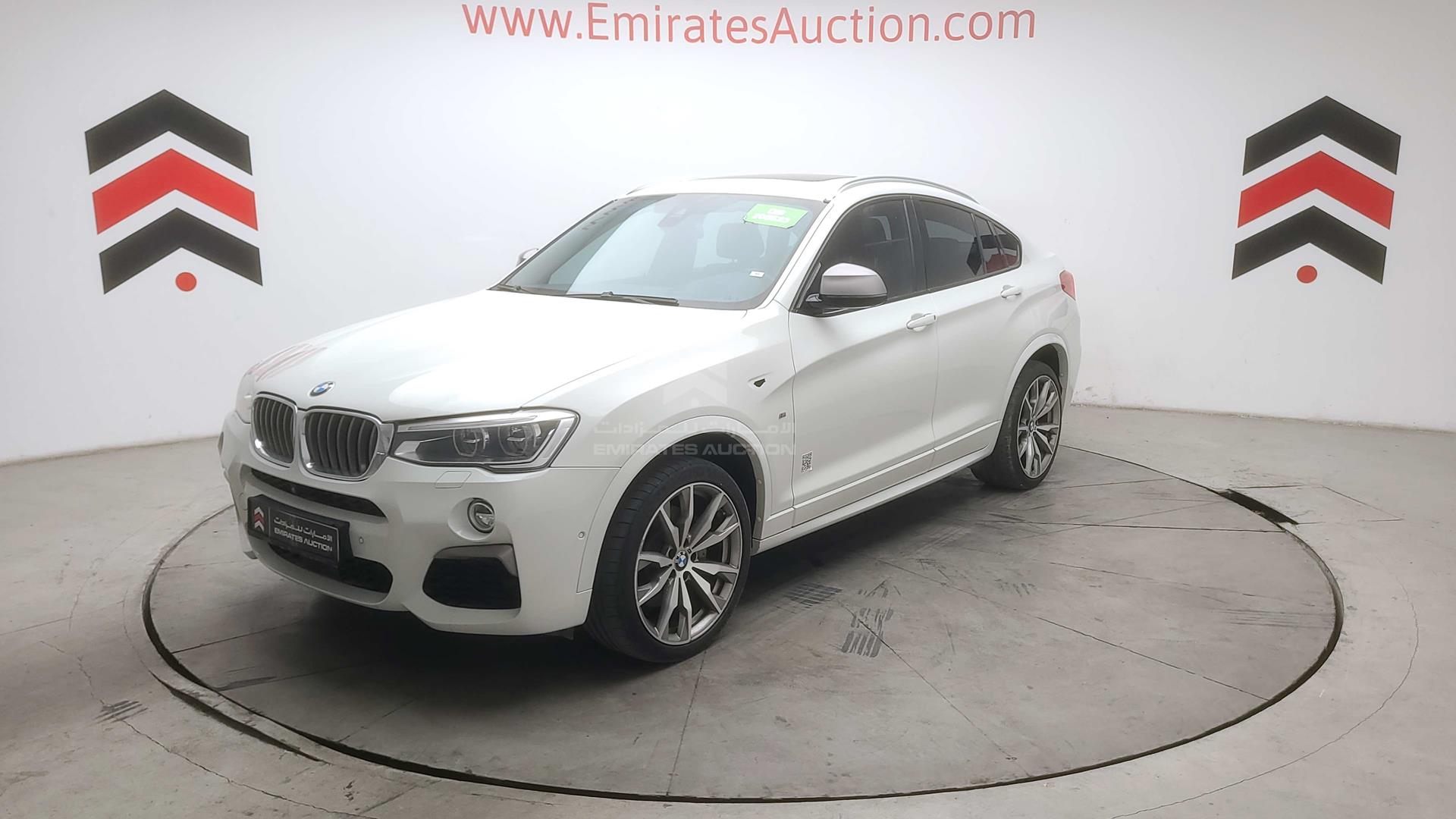 2018 BMW X4 VIN: WBAXW7102J0Y57164