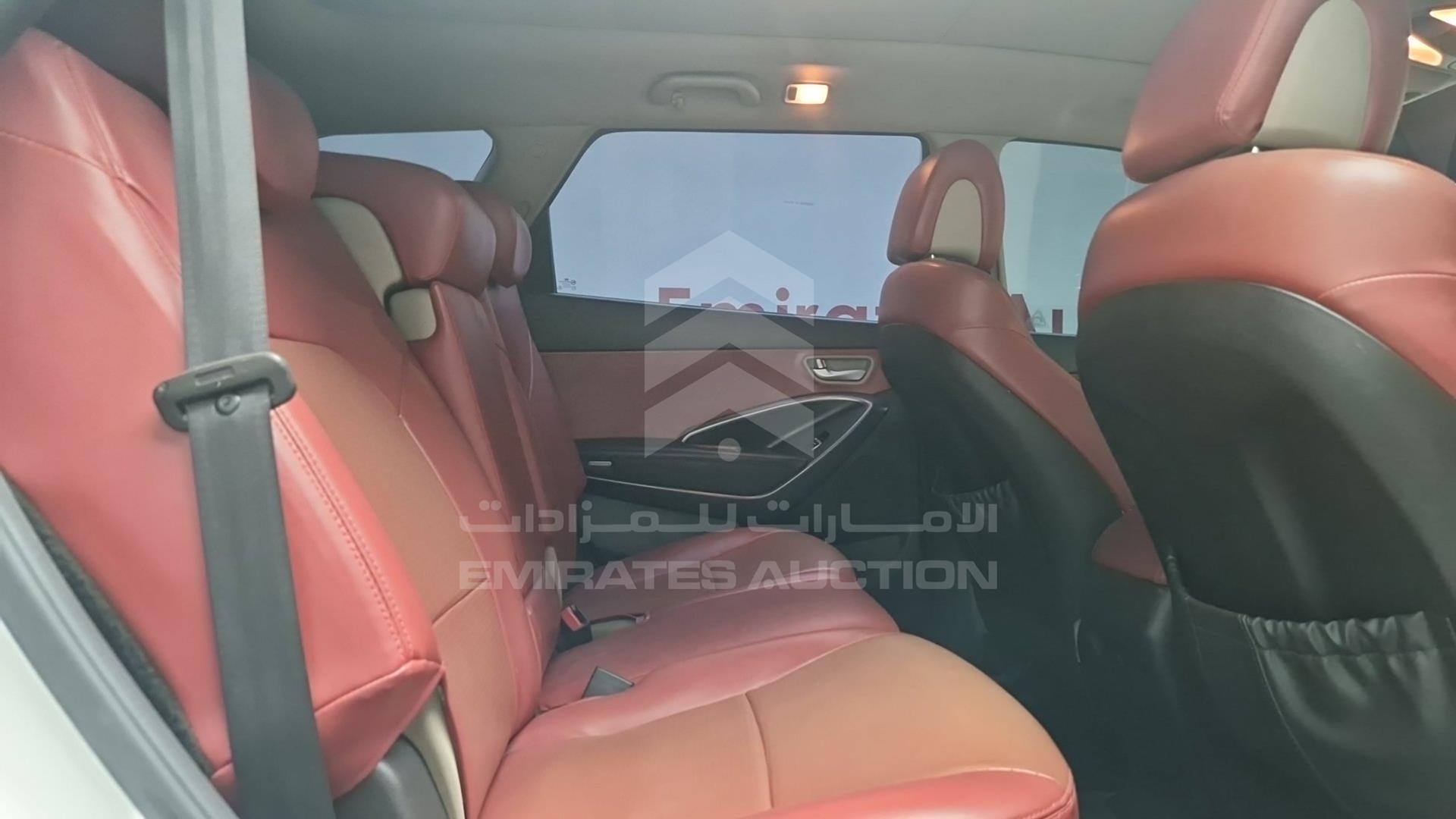 2014 HYUNDAI SANTA FE VIN: KMHSN81E4EU030097