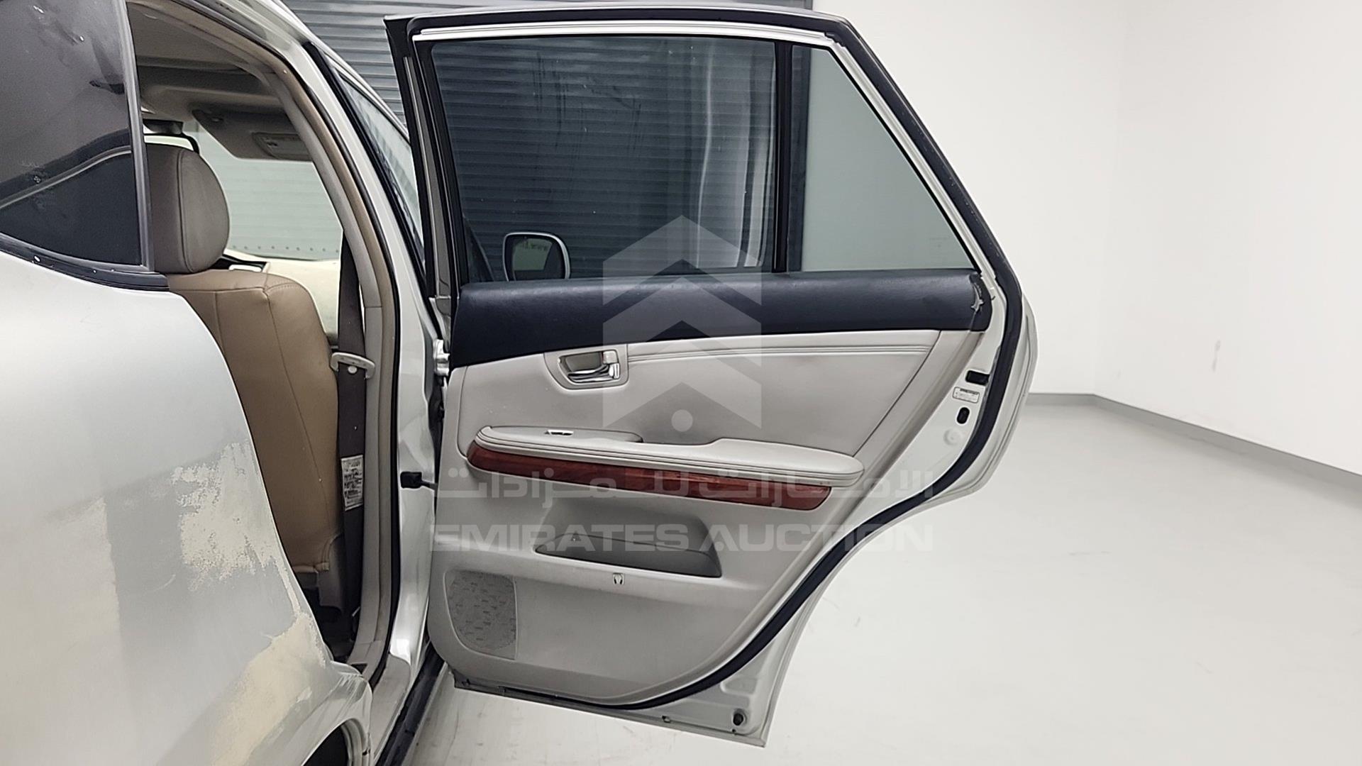 2004 LEXUS RX 330 VIN: JTJGA31U440006112