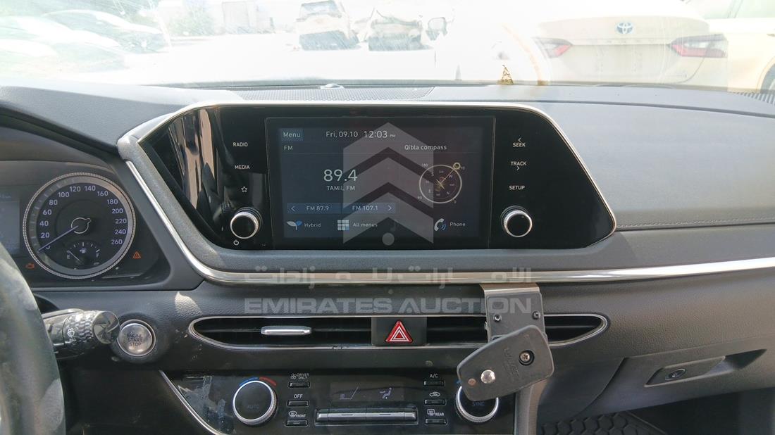 2021 Hyundai Sonata Hybrid — Entertainment Systems & Camera Monitor & Navigation — Photo 17