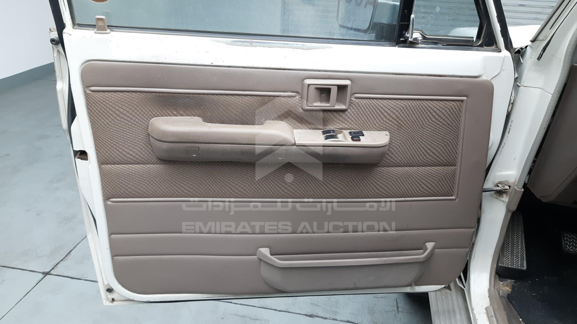 2012 TOYOTA LAND CRUISER VIN: JTFLU73J1C4530111