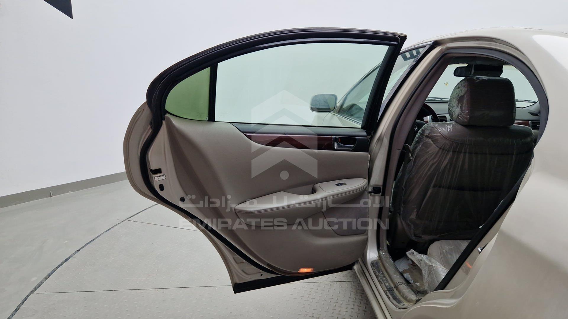 2002 LEXUS ES 300 VIN: JTHBF30G820063242