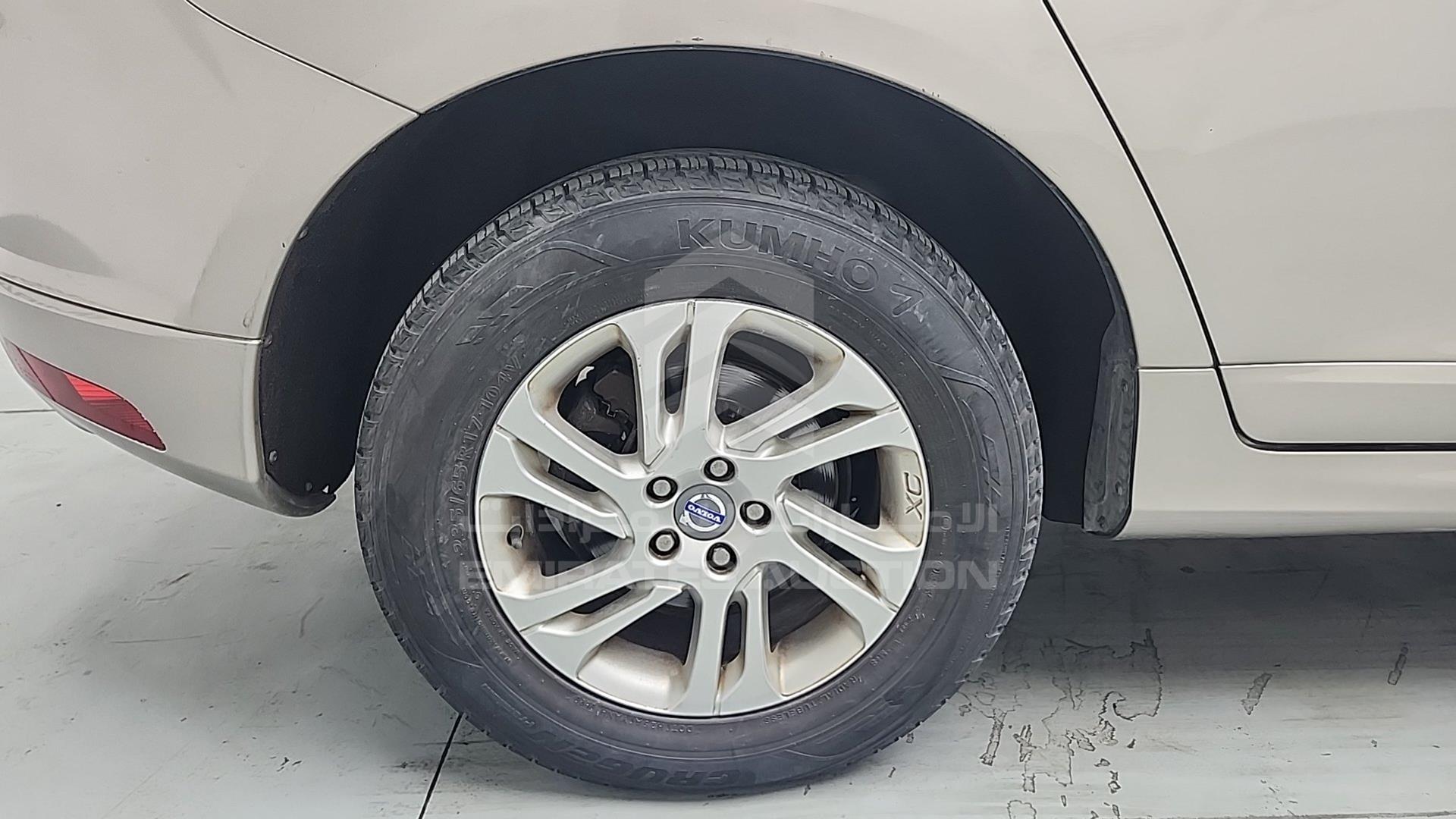 2014 VOLVO XC 60 VIN: YV147HDZ1E2559227