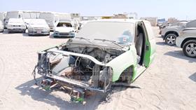 2005 GMC Sierra — Front Left Angle — Photo 4 — Thumbnail