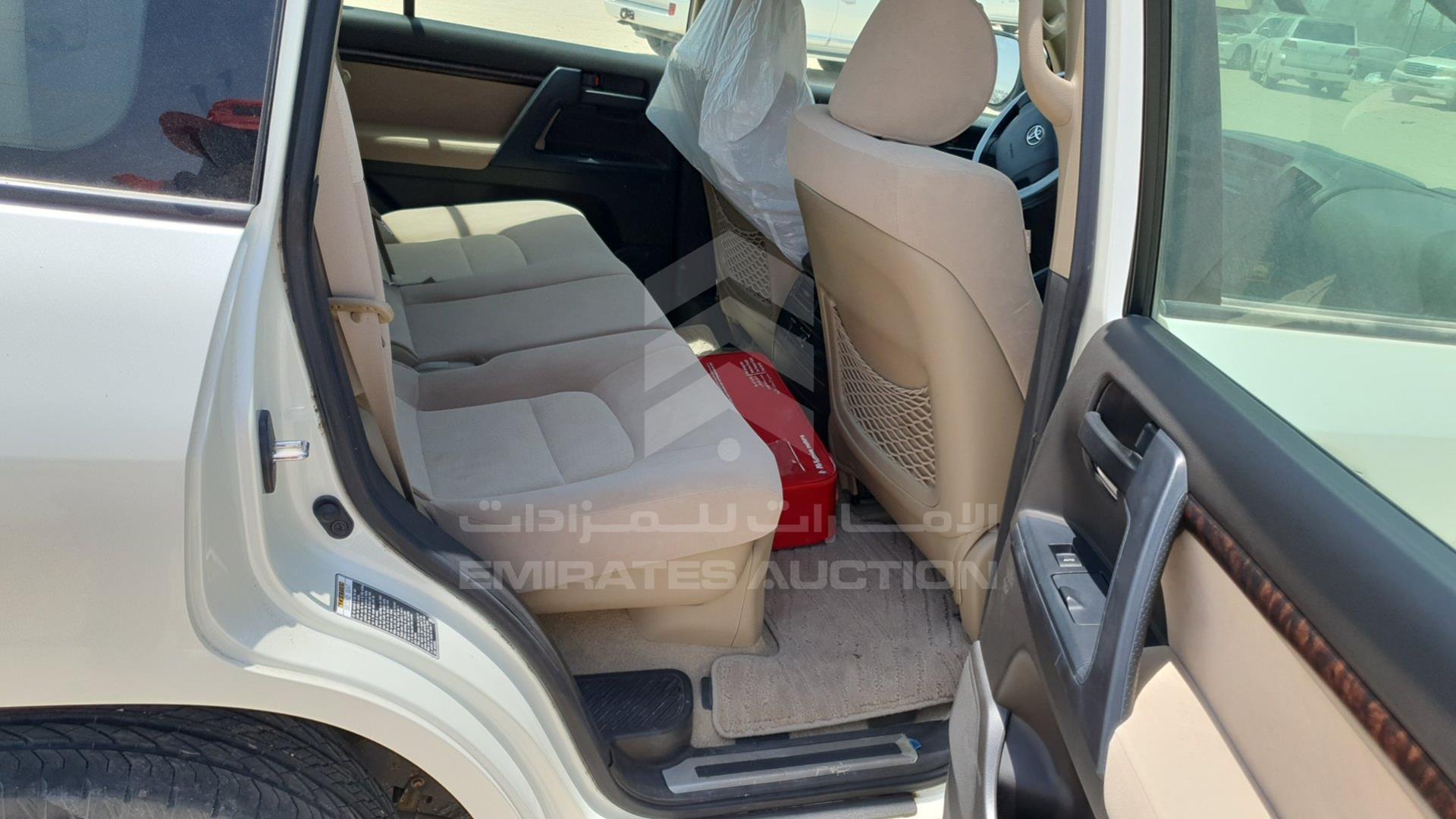 2011 TOYOTA LAND CRUISER VIN: JTMHT09J8B4041784