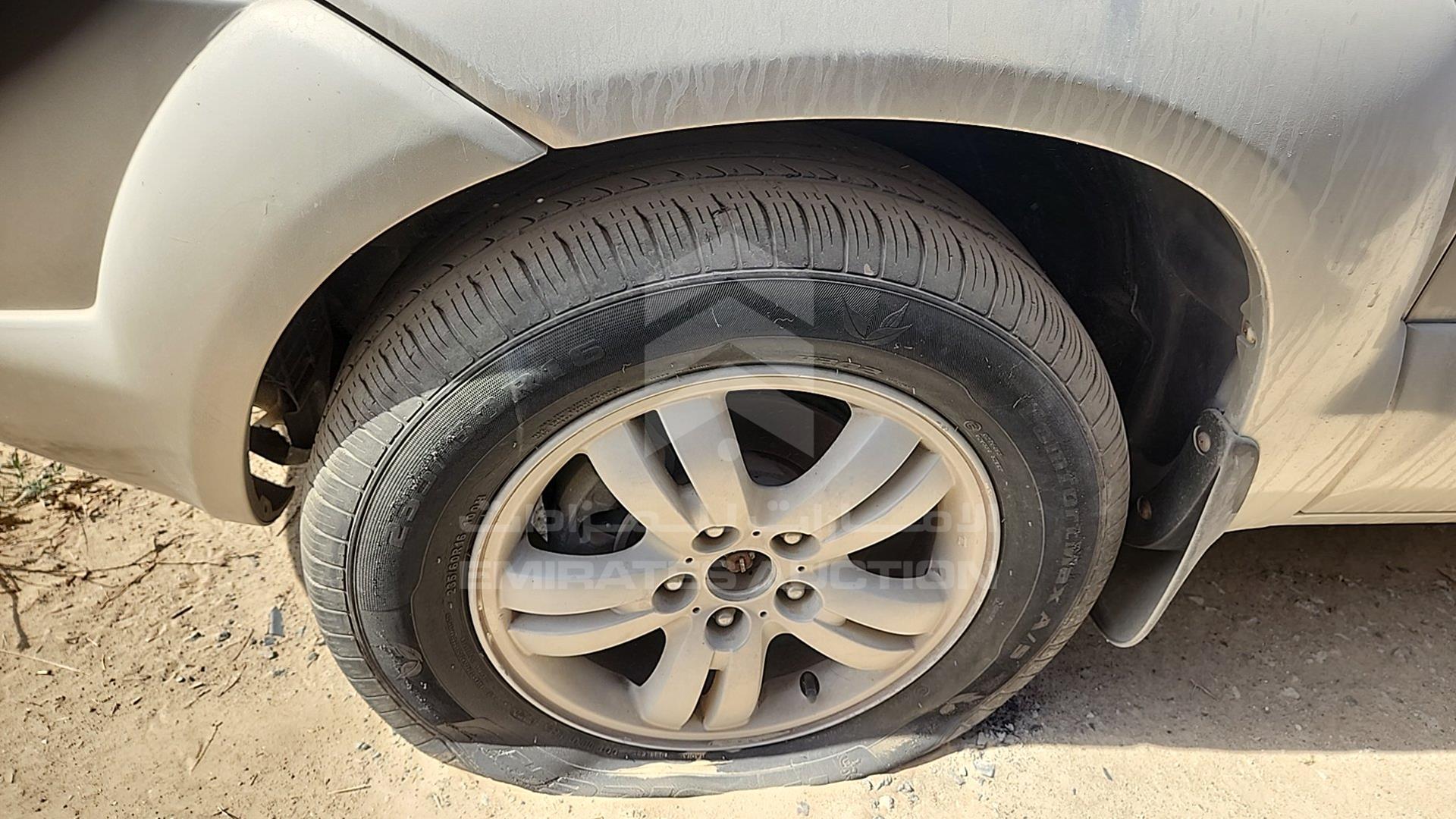 2008 HYUNDAI TUCSON VIN: KMHJM81B88U874779