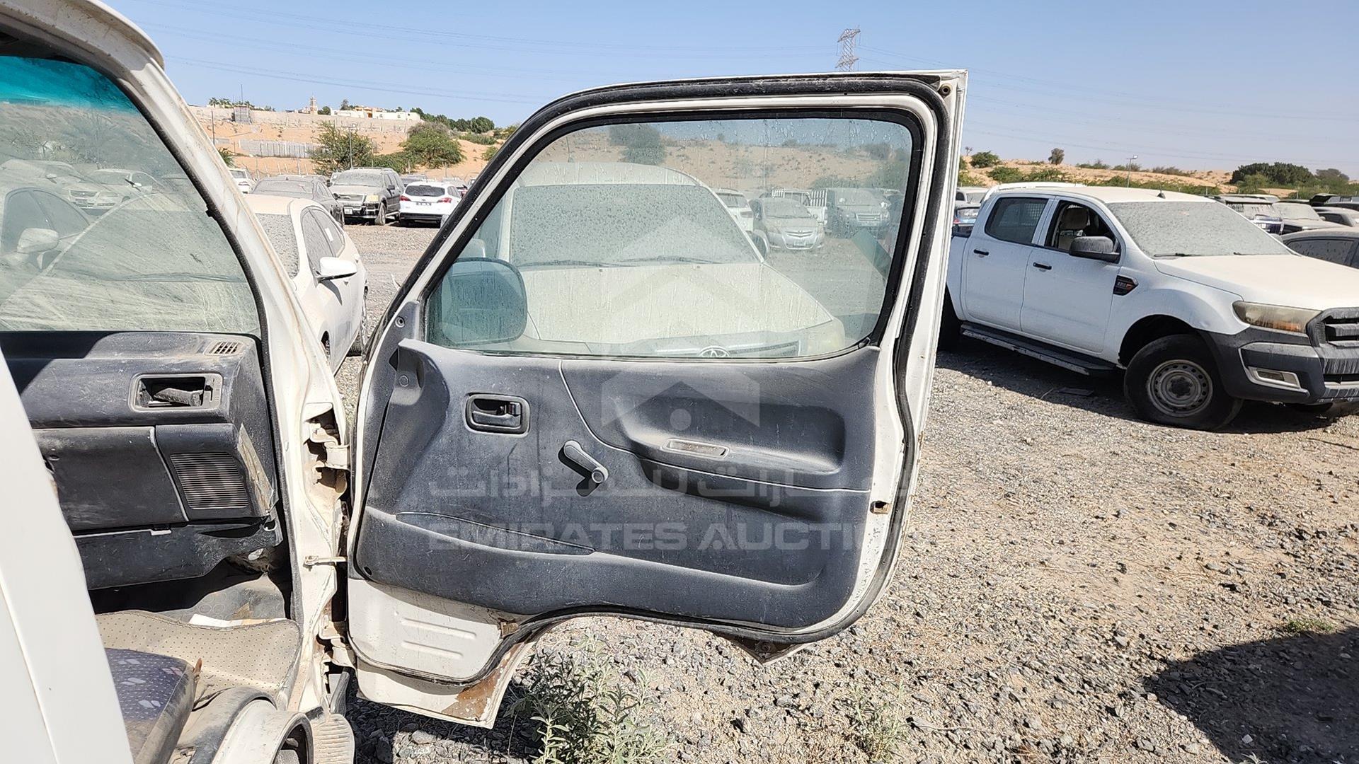 2000 TOYOTA HIACE VIN: JT4ZA1191Y0035729