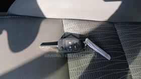 2019 Chevrolet Impala — Keys — Photo 4 — Thumbnail
