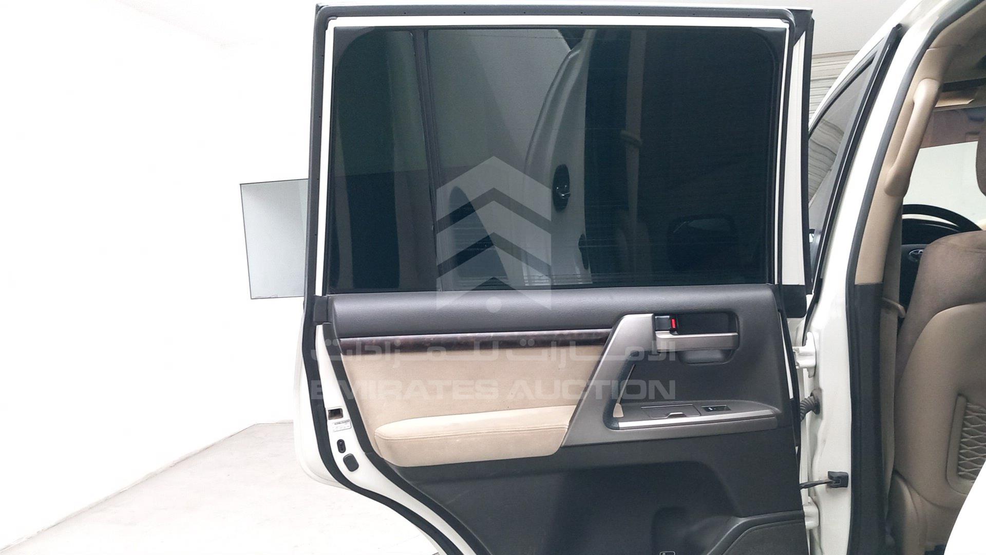 2010 TOYOTA LAND CRUISER VIN: JTMHT05JXA4032928