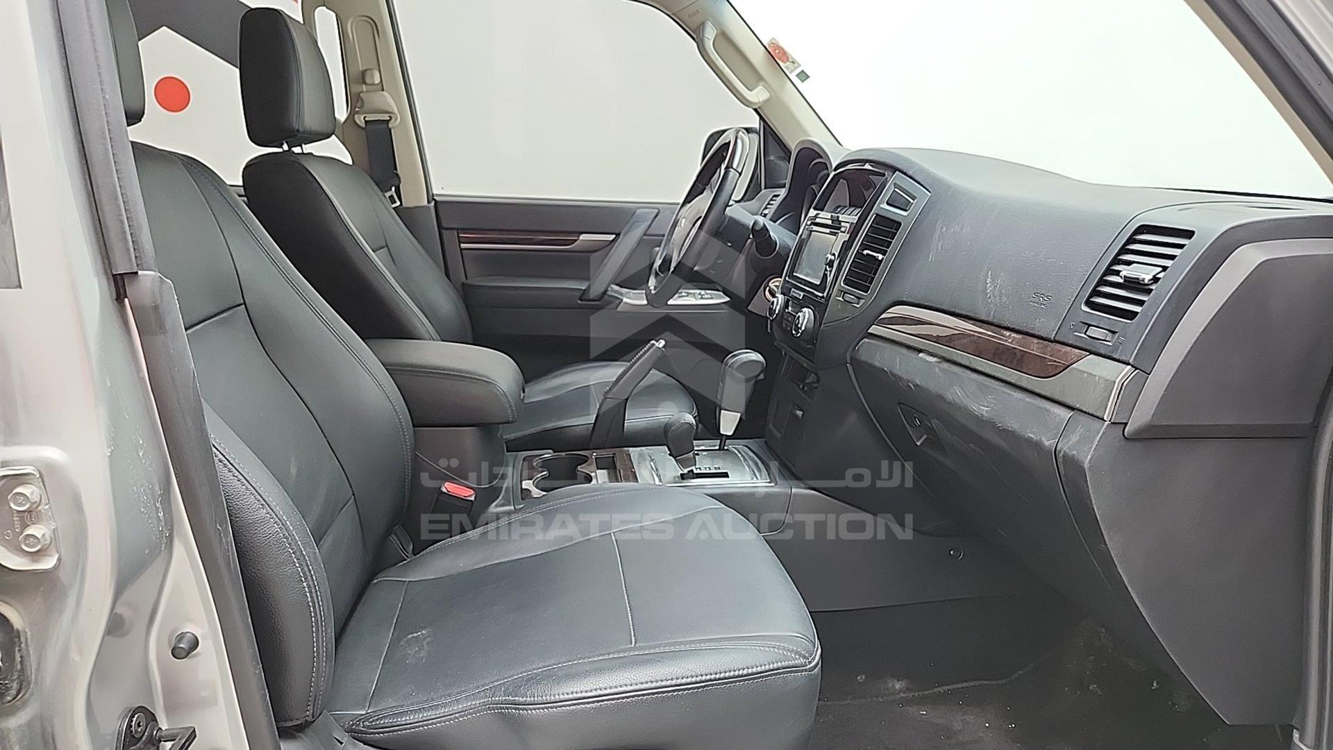 2020 MITSUBISHI PAJERO VIN: JE4MR62M7LJ713055