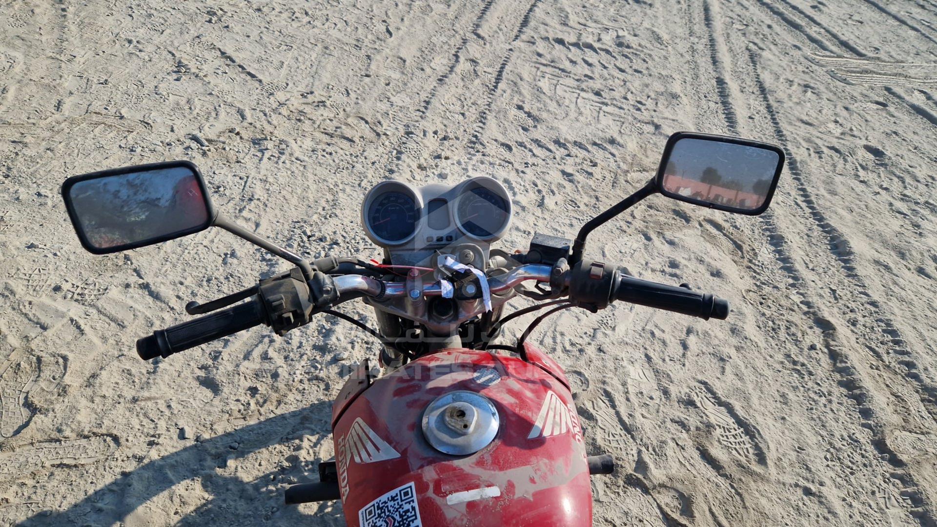 2014 HONDA MOTORBIKE VIN: 9C2MC3504ER350232