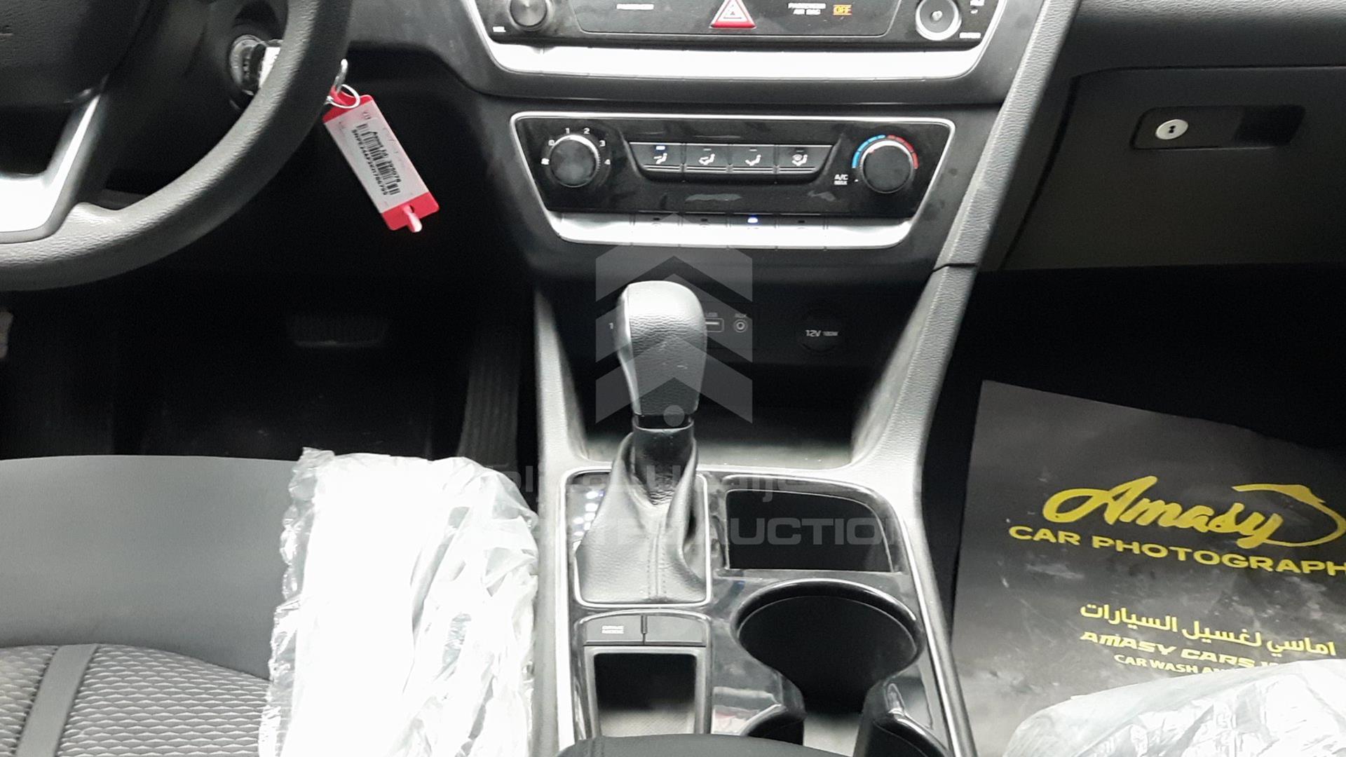 2019 HYUNDAI SONATA VIN: 5NPE24AF3KH786795