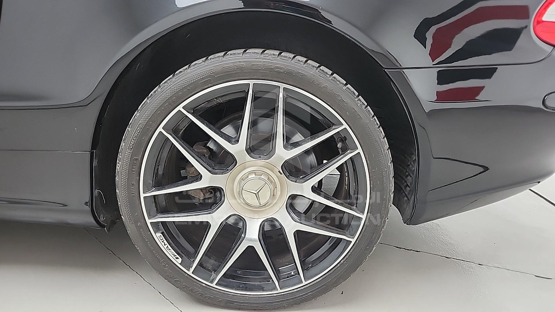 2007 MERCEDES SL 500 VIN: WDBSK71F37F122470