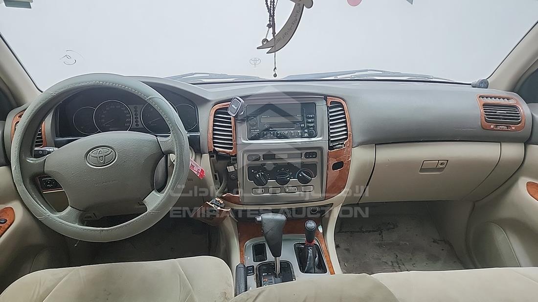 2003 Toyota Land Cruiser — Full Dashboard View — Photo 10