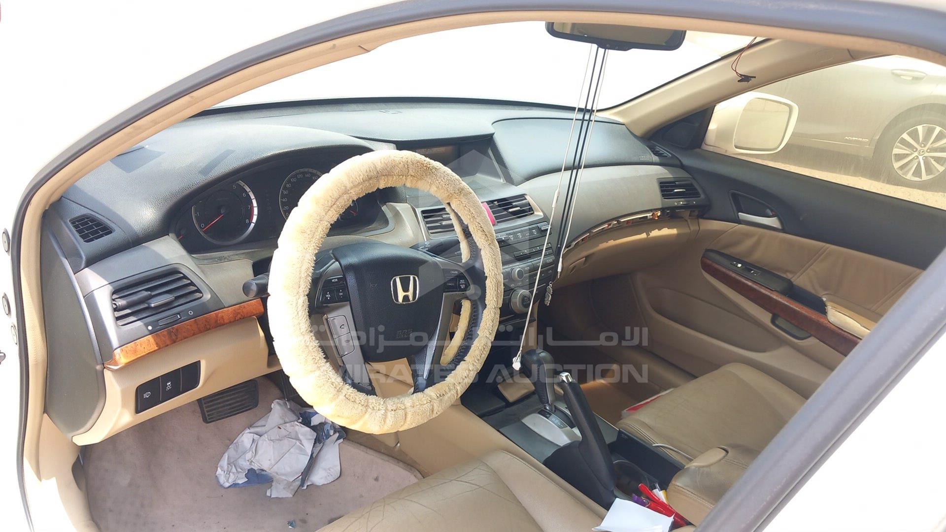 2011 HONDA ACCORD VIN: JHMCP3673BC400200