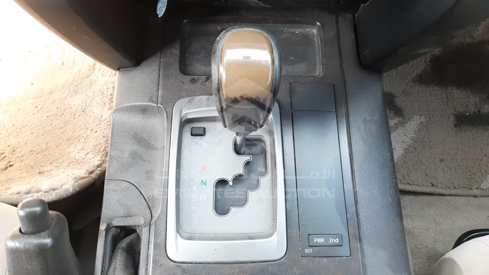 2009 TOYOTA LAND CRUISER VIN: JTMHU09J195011270
