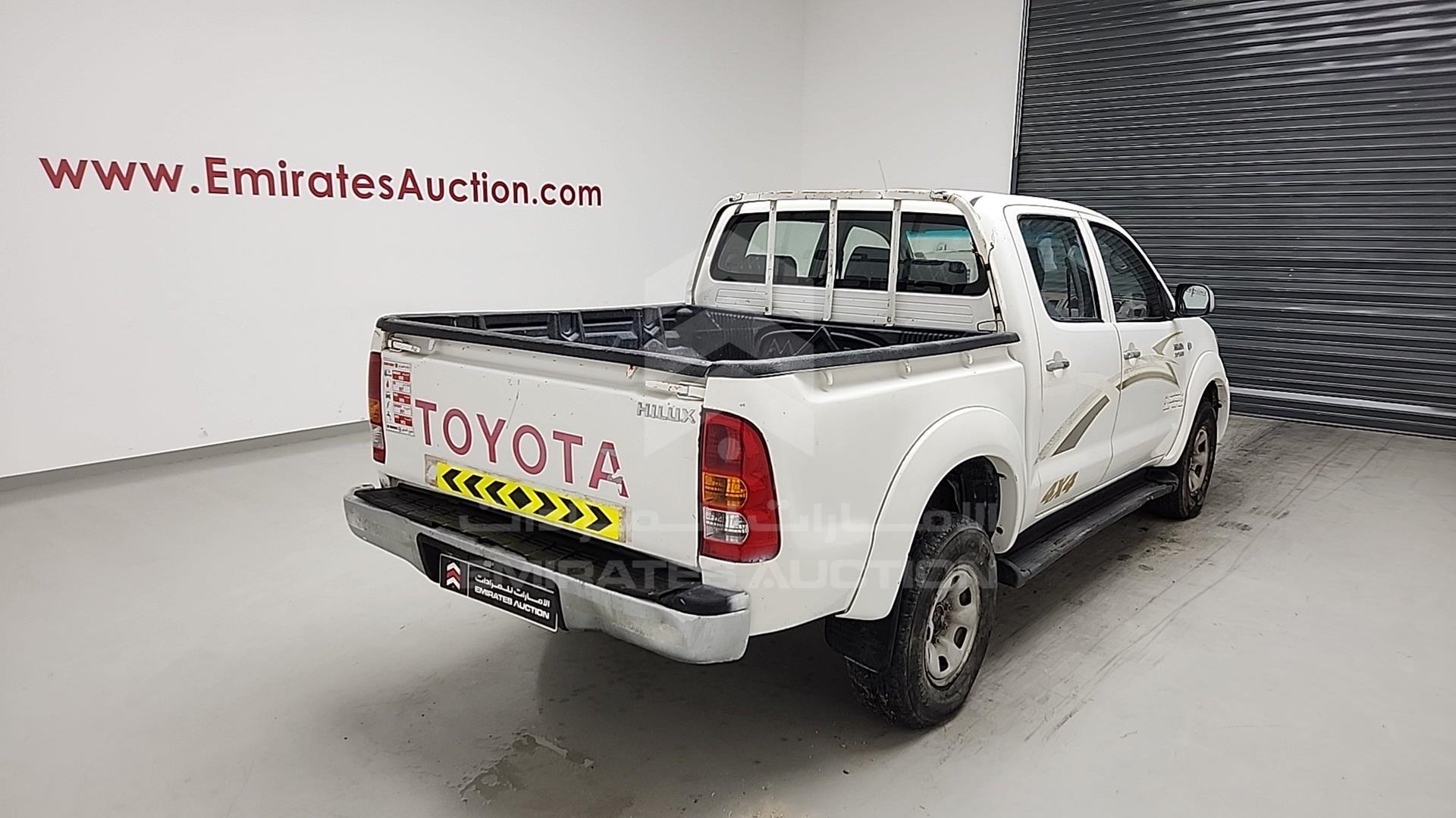 2008 TOYOTA HILUX VIN: MR0FX22G181309155