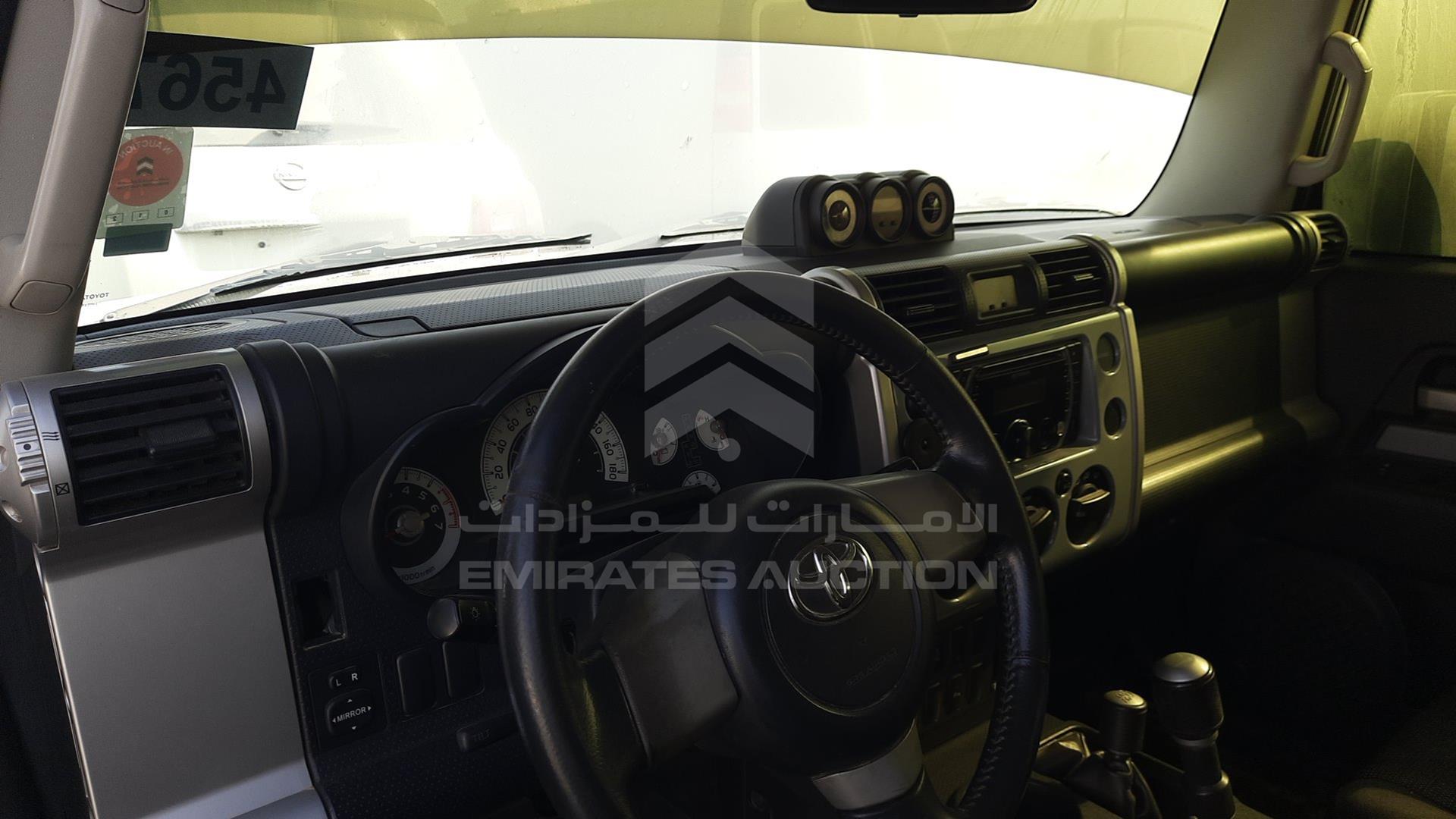 2014 TOYOTA FJ CRUISER VIN: JTEBU11FXEK198065