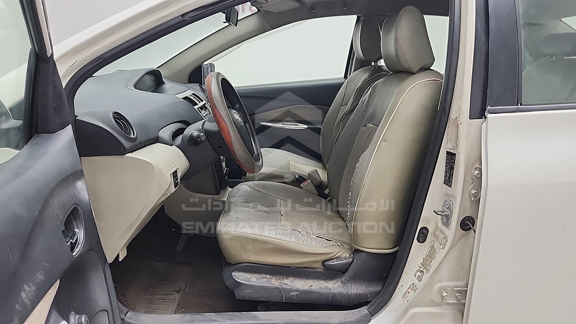 2006 TOYOTA YARIS VIN: JTDBW933961022096